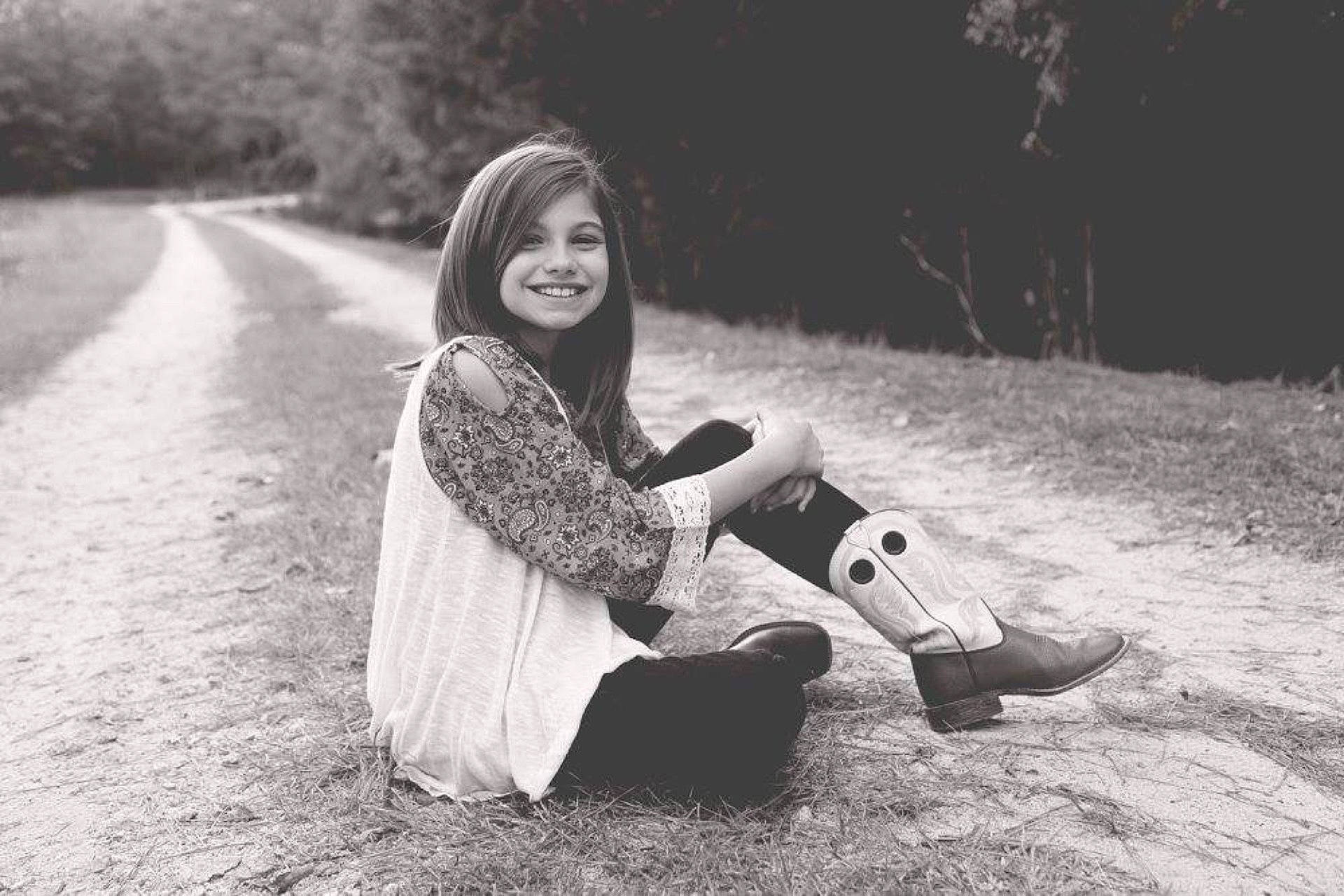 Carlie joined the competition — help win amazing prizes! beauty, black, black_and_white, emotion, human_positions, joy, monochrome, monochrome_photography, photo_shoot, photograph, photography, portrait, portrait_photography, sitting, white