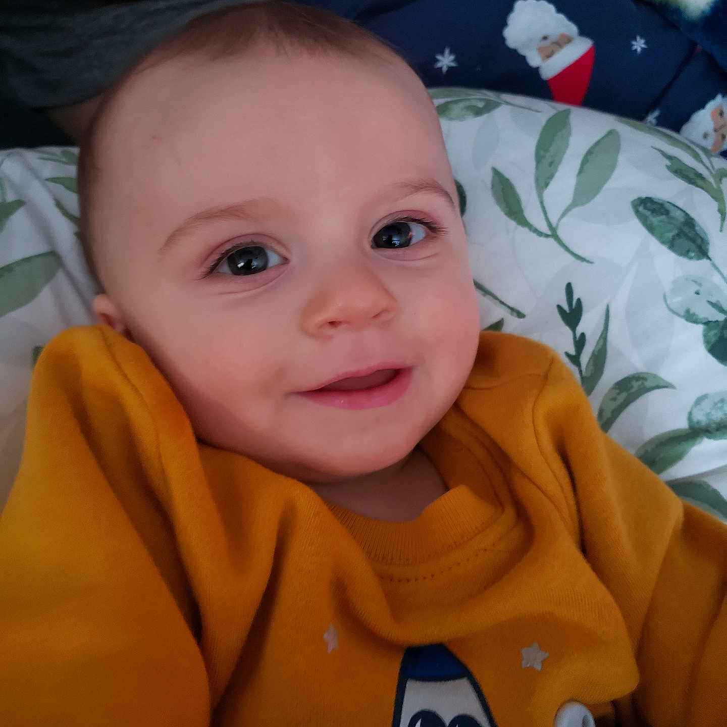 Mateus is registered to the contest to win money with this photo: applique, baby, blanket, bodypart, clothing, couch, face, finger, furniture, hand, head, hoodie, knitwear, newborn, pattern, person, photography, portrait, sweater, sweatshirt