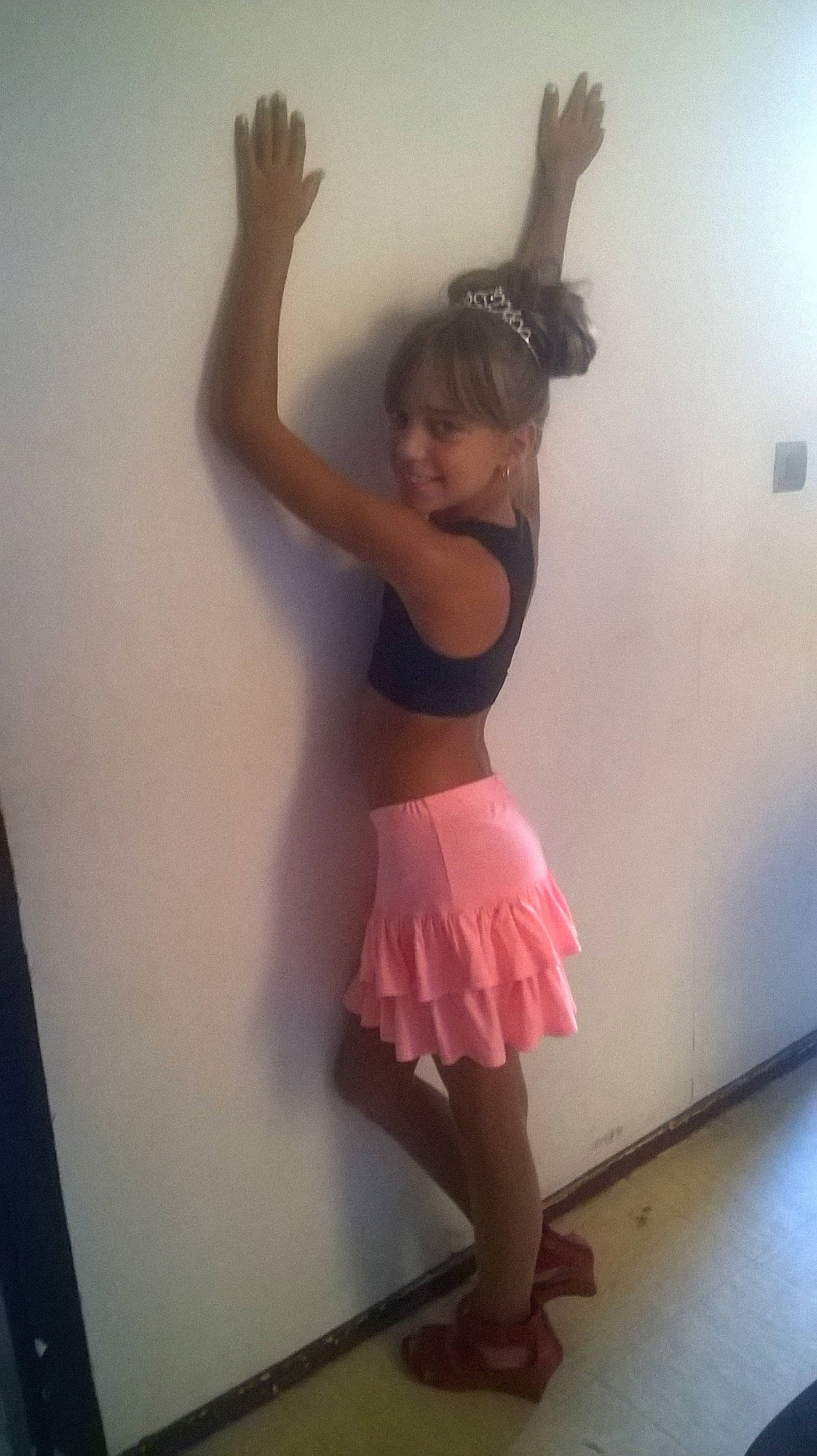 Océane a rejoint le concours — aidez-le/la à gagner de superbes lots ! abdomen, arm, ballet_tutu, costume, dance, dance_dress, dancer, finger, fun, girl, hand, hip, joint, joy, leg, performance_art, performing_arts, person, pink, shoulder