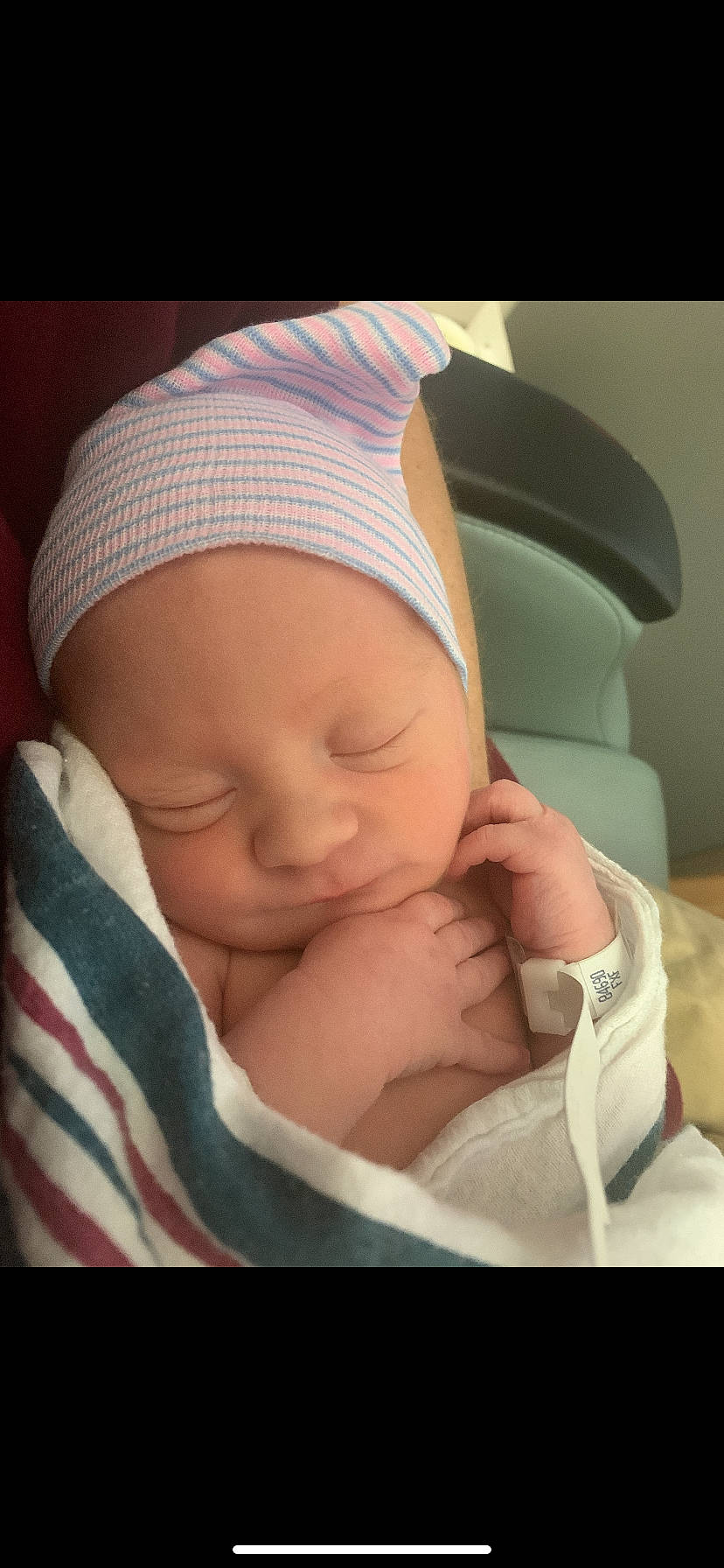 Sylis is registered to the contest to win money with this photo: baby, baby_products, baby_sleeping, baby_toddler_clothing, cap, cheek, child, chin, comfort, face, facial_expression, hat, headgear, headwear, linens, person, room, skin, smile, textile