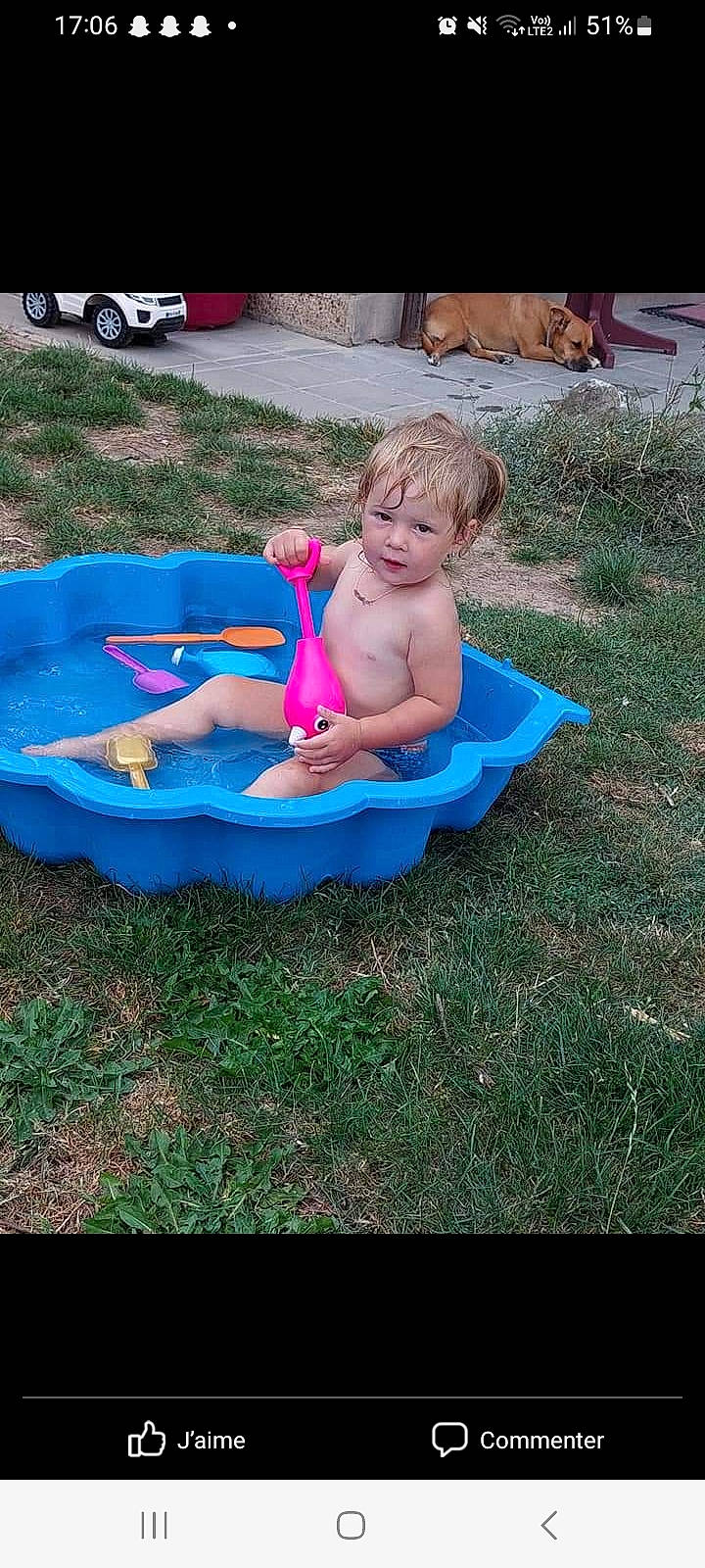 Maelynn a rejoint le concours — aidez-le/la à gagner de superbes lots ! baby, baby_products, baby_toddler_clothing, barefoot, chair, child, event, fun, garden, grass, lawn, leisure, outdoor_furniture, people_in_nature, person, plant, recreation, sitting, summer, toddler