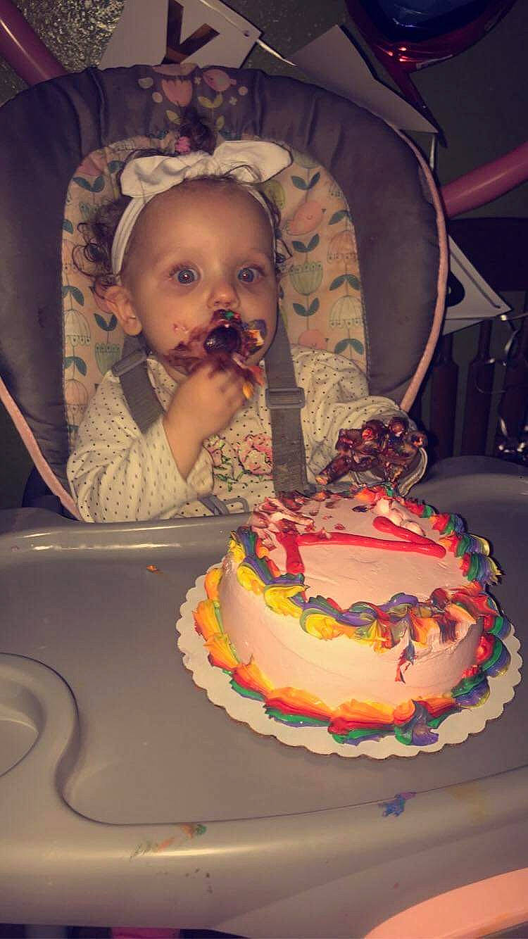 Gypsi is registered to the contest to win money with this photo: baby, baked_goods, baking, birthday, birthday_cake, buttercream, cake, cake_decorating, cake_decorating_supply, chair, cream, cuisine, dessert, event, food, ingredient, person, sugar_cake, sweetness, tableware