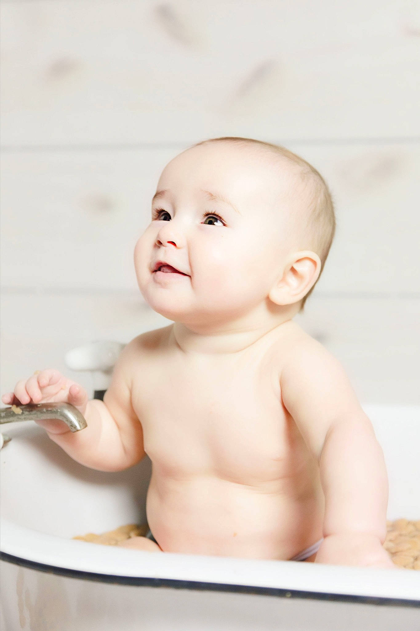 Stetson is registered to the contest to win money with this photo: baby, baby_bathing, bathing, bathtub, beauty, cheek, child, person, photography, product, sitting, skin, toddler