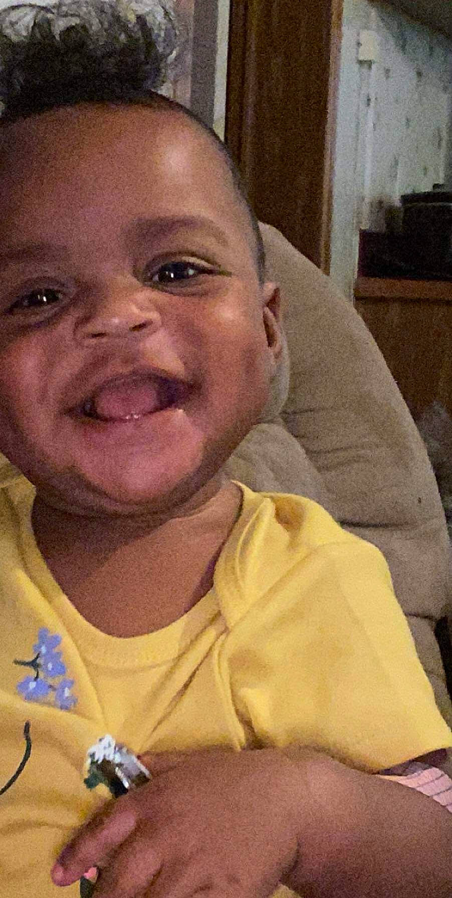 Rosa is registered to the contest to win money with this photo: baby, cheek, child, chin, face, facial_expression, forehead, happy, head, laugh, mouth, nose, person, skin, smile, toddler, tooth