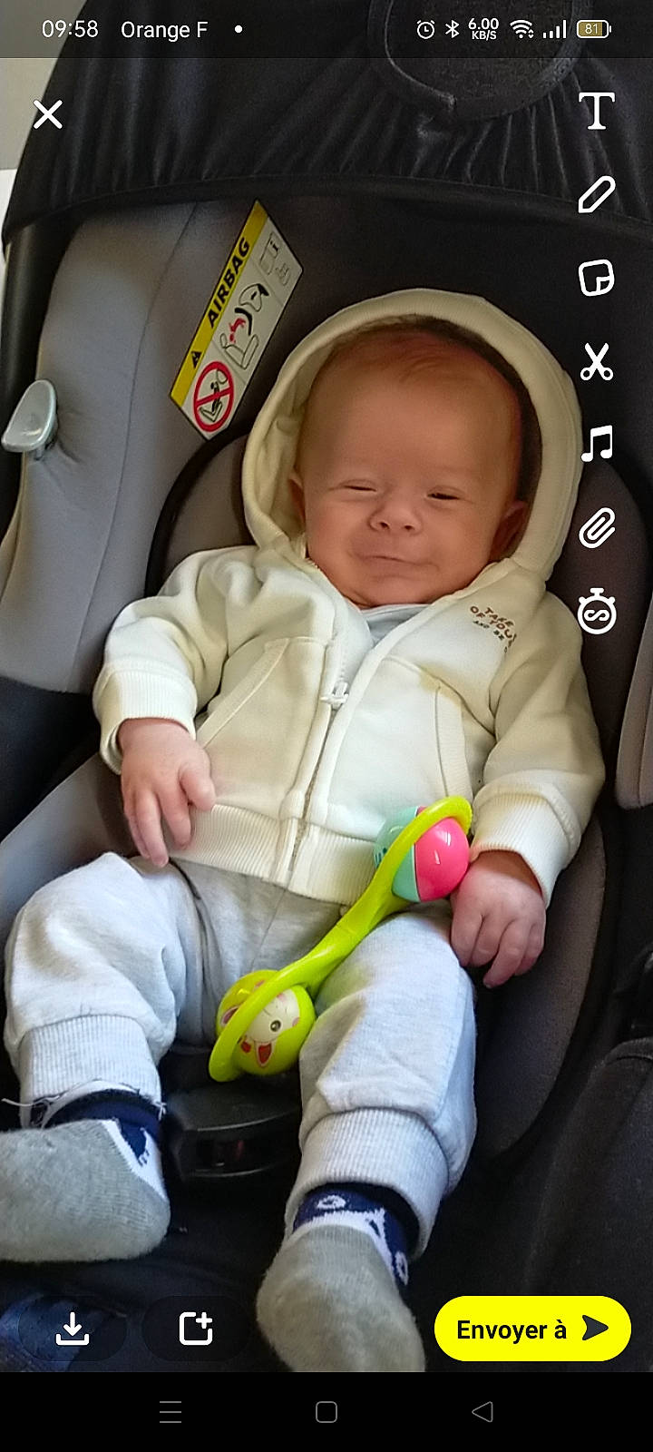 Diego a rejoint le concours — aidez-le/la à gagner de superbes lots ! baby, baby_carriage, baby_safety, baby_toddler_clothing, cheek, comfort, eye, face, facial_expression, finger, head, mouth, nose, person, product, skin, sleeve, toddler, watch, white