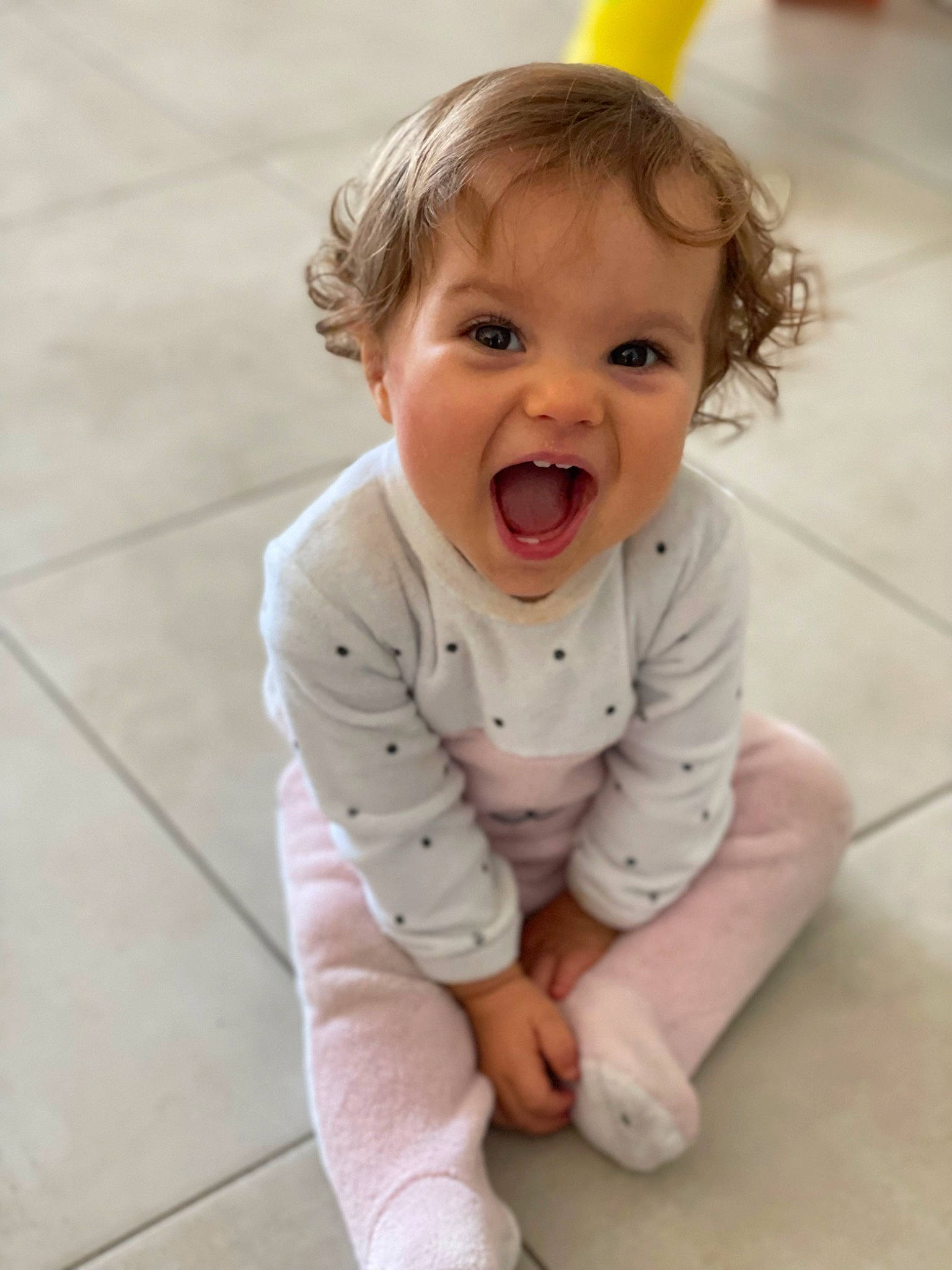 Octavia a rejoint le concours — aidez-le/la à gagner de superbes lots ! baby, baby_crawling, baby_toddler_clothing, cheek, comfort, eye, face, floor, flooring, hair, happy, head, joint, leg, nose, person, sitting, skin, sleeve, smile