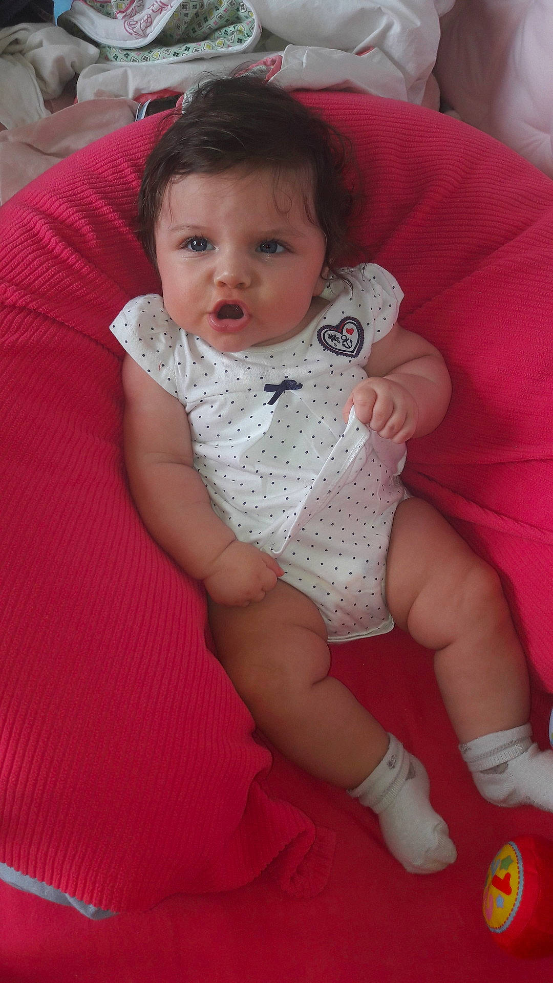 Jahnaya a rejoint le concours — aidez-le/la à gagner de superbes lots ! child, clothing, dress, girl, human_body, infant, leg, organ, person, pink, skin, toddler