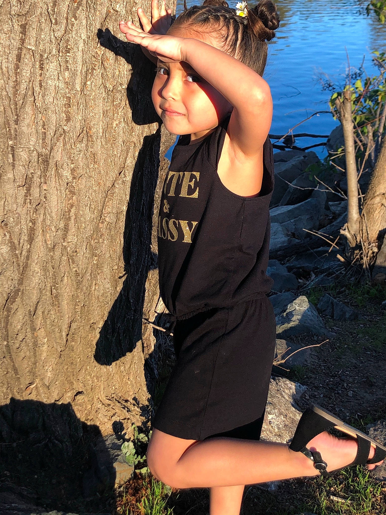 Johanna is registered to the contest to win money with this photo: black, black_hair, cap, eyewear, flash_photography, grass, hairstyle, happy, hat, headgear, headwear, human, light, people_in_nature, person, photograph, sleeve, street_fashion, sun_hat, t_shirt