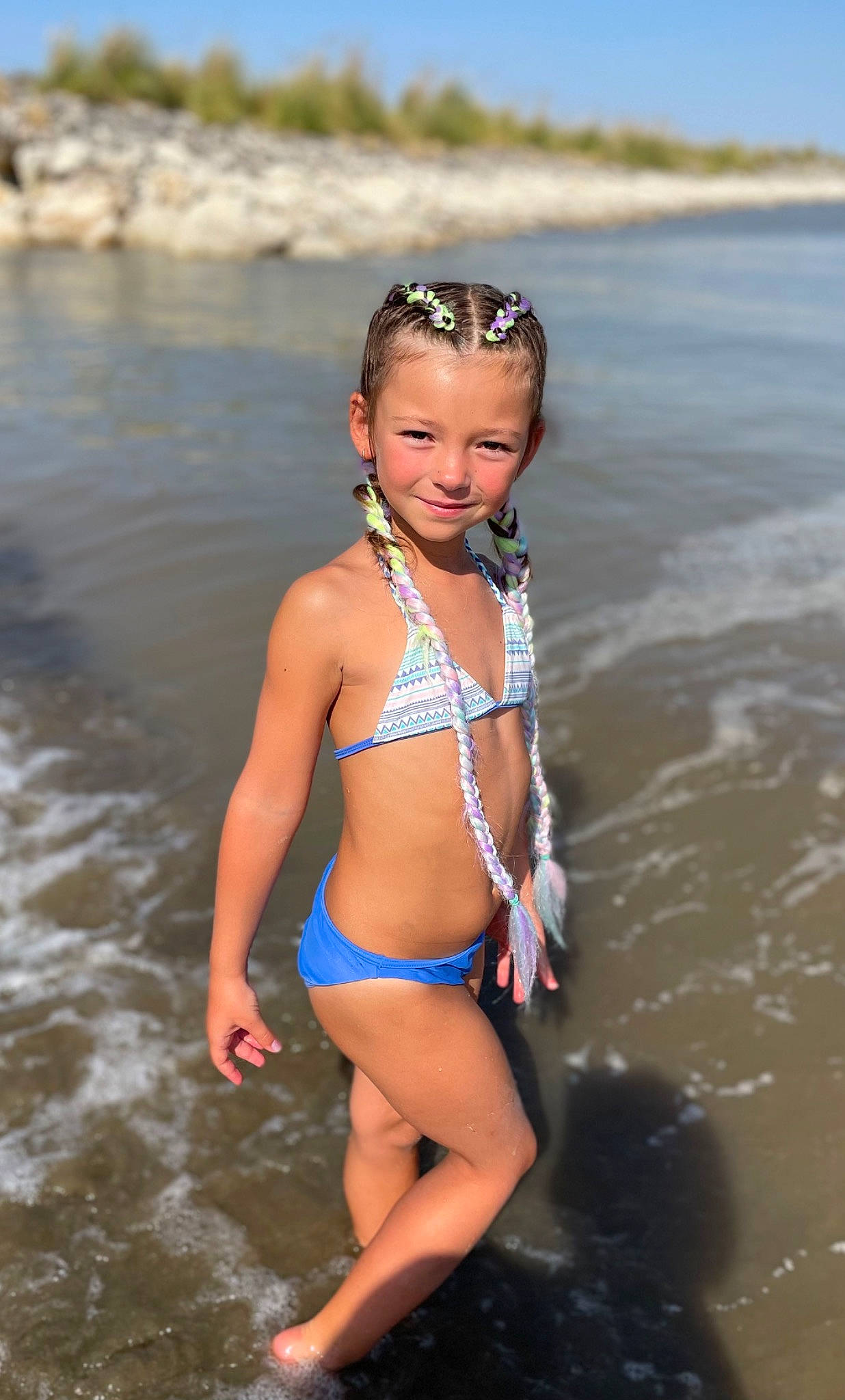 Sara a rejoint le concours — aidez-le/la à gagner de superbes lots ! beach, black_hair, brassiere, chest, fun, happy, headwear, joy, leg, lingerie, lingerie_top, people_on_beach, person, sky, swimsuit_bottom, swimsuit_top, swimwear, thigh, trunk, undergarment