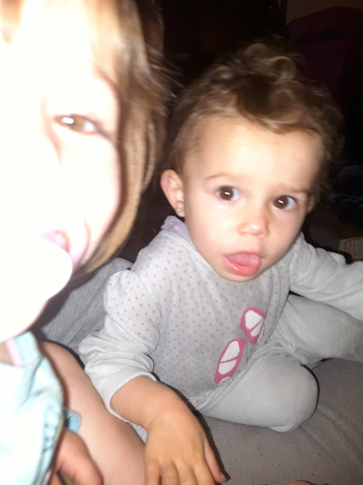 Ylianna a rejoint le concours — aidez-le/la à gagner de superbes lots ! cheek, child, chin, day, emotion, eye, face, girl, hair, head, human_hair_color, infant, leg, mouth, nose, person, sitting, skin, smile, toddler