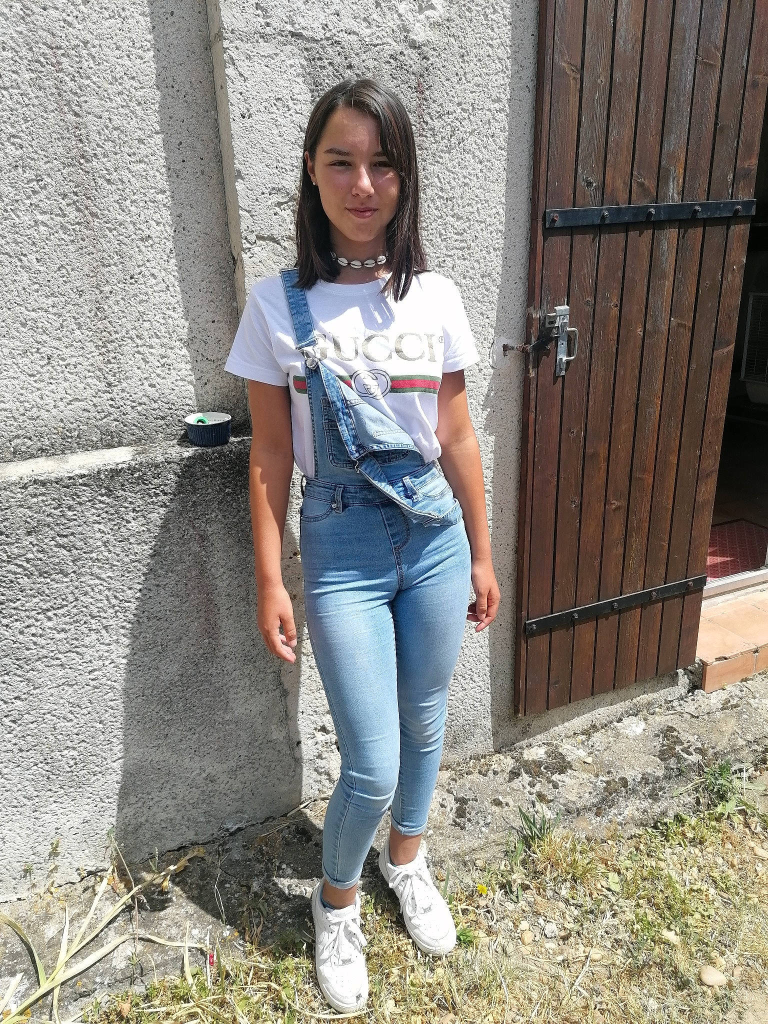 Elisa a rejoint le concours — aidez-le/la à gagner de superbes lots ! clothing, denim, fashion, footwear, jeans, leg, person, shirt, shoe, snapshot, street_fashion, style, t_shirt, textile, top, trousers, waist