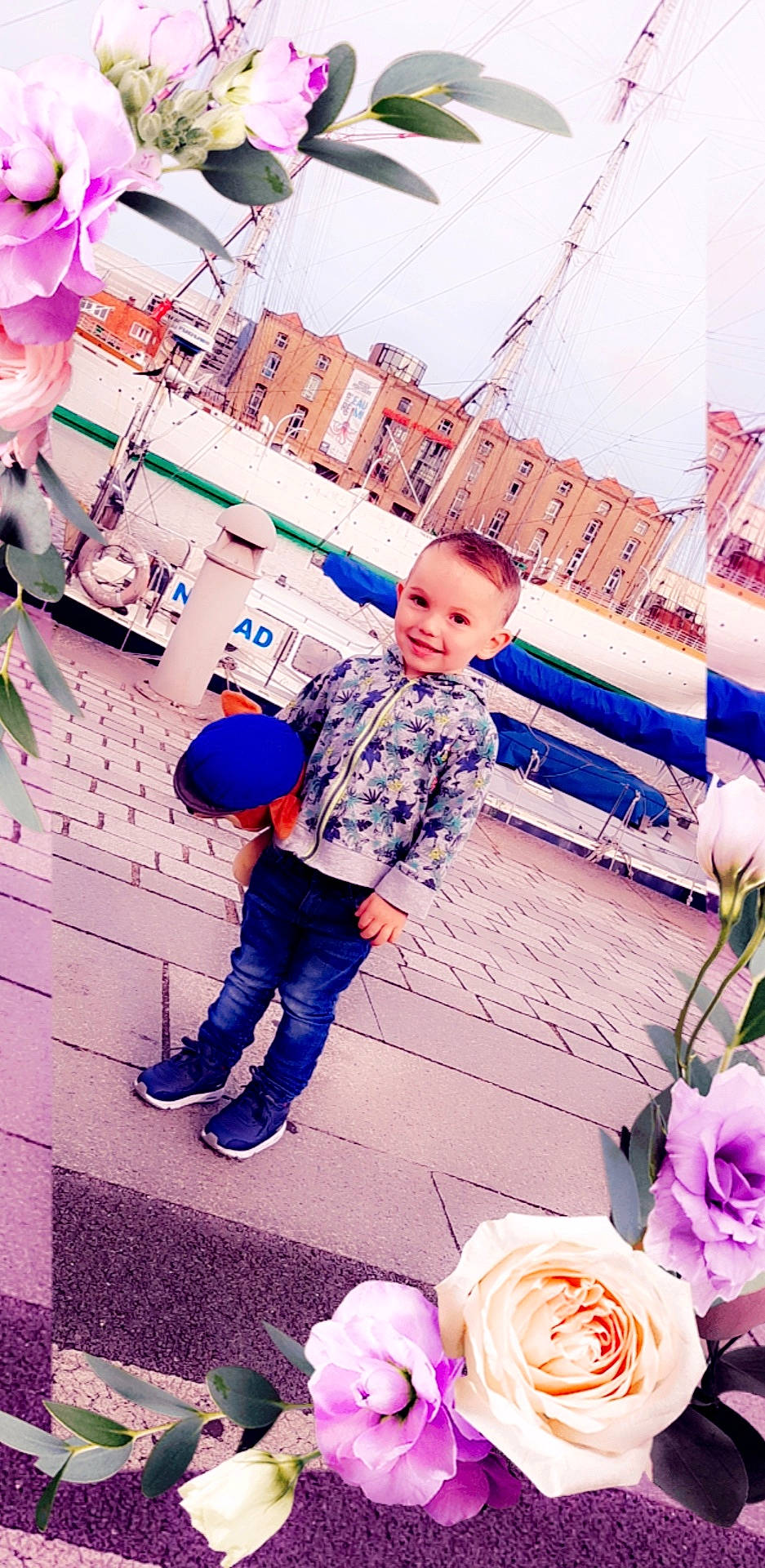 Ezio a rejoint le concours — aidez-le/la à gagner de superbes lots ! child, flower, fun, happy, joy, person, photography, plant, play, smile, toddler, vacation