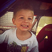 Swan participe au concours pour gagner de l'argent avec cette photo :