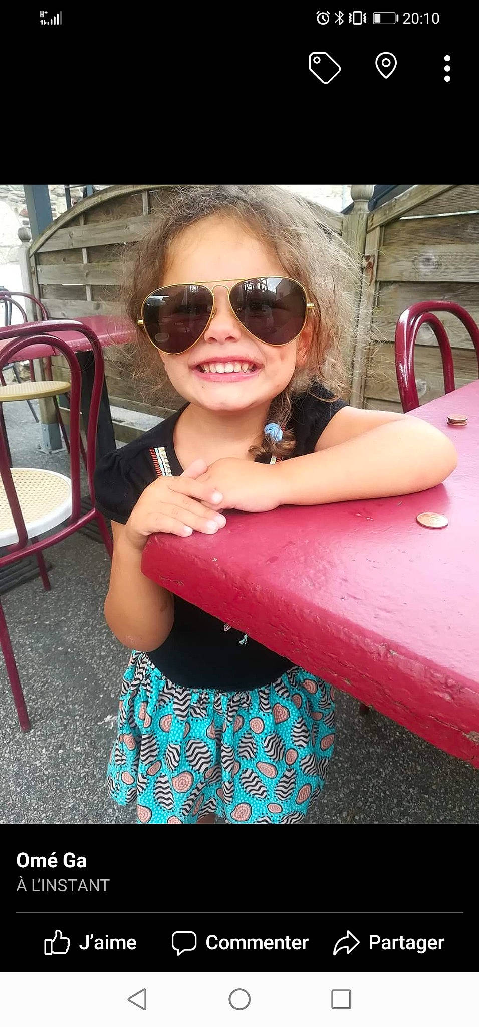 Eloise a rejoint le concours — aidez-le/la à gagner de superbes lots ! automotive_design, automotive_exterior, black_hair, bumper, cool, eyewear, facial_expression, glasses, goggles, hairstyle, happy, joy, lip, magenta, motor_vehicle, mouth, person, pink, skin, smile