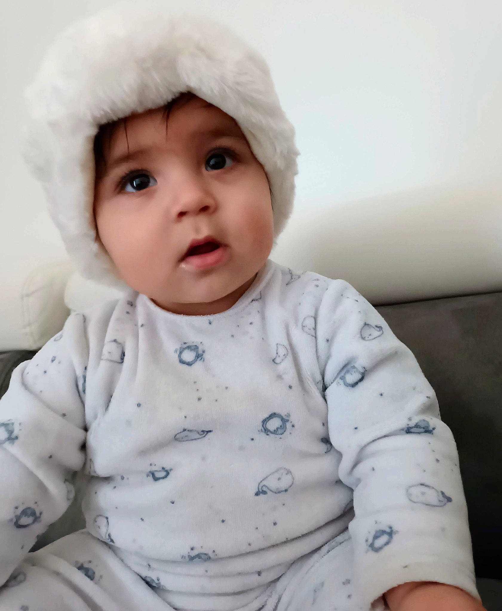 Safia a rejoint le concours — aidez-le/la à gagner de superbes lots ! baby, baby_toddler_clothing, cap, cheek, child, chin, collar, comfort, face, happy, head, headwear, lip, nose, outerwear, pattern, person, skin, sleeve, smile