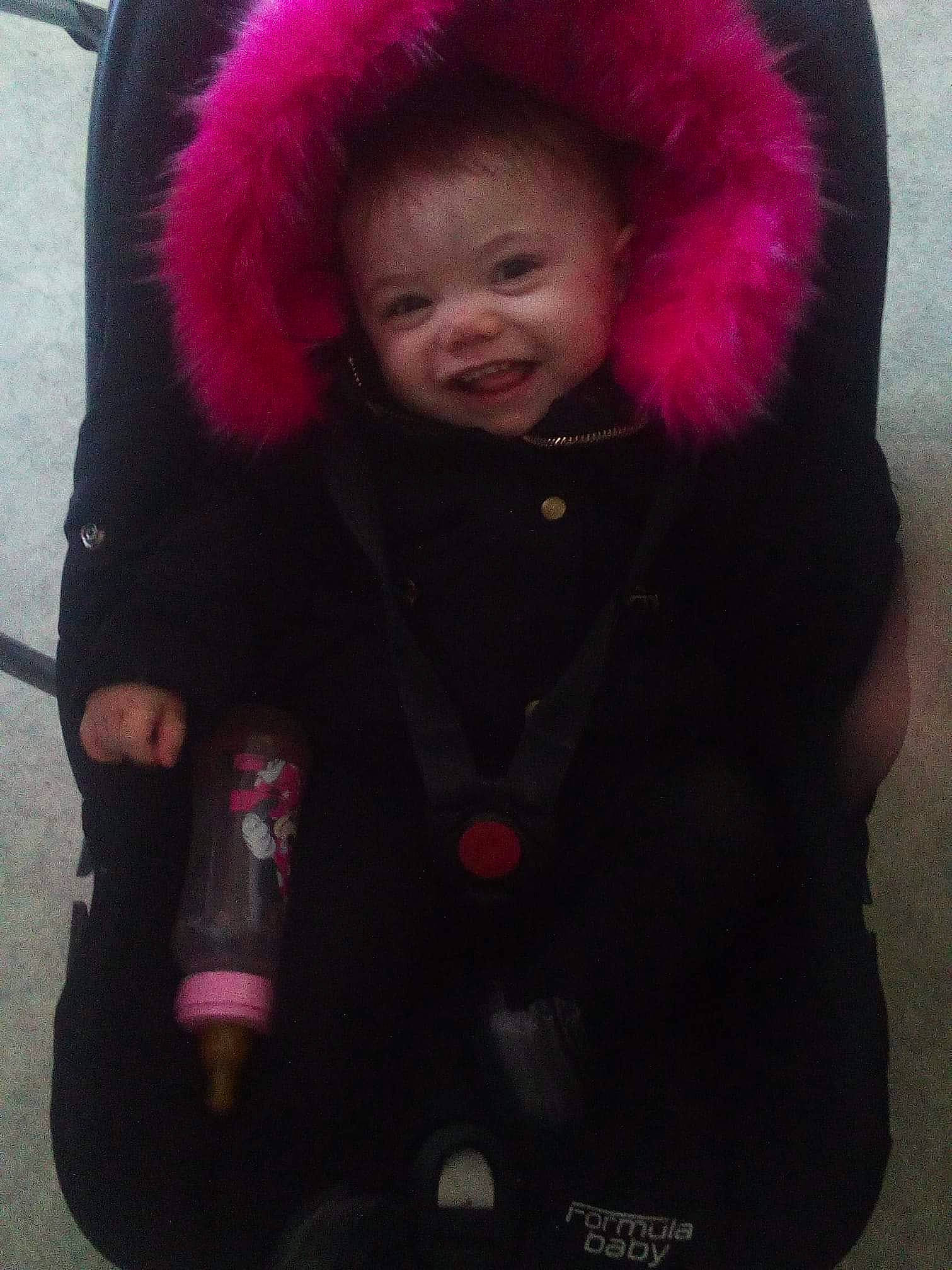 Nelya a rejoint le concours — aidez-le/la à gagner de superbes lots ! child, fun, fur, fur_clothing, furcap, girl, headgear, magenta, person, pink, product, purple, textile, toddler