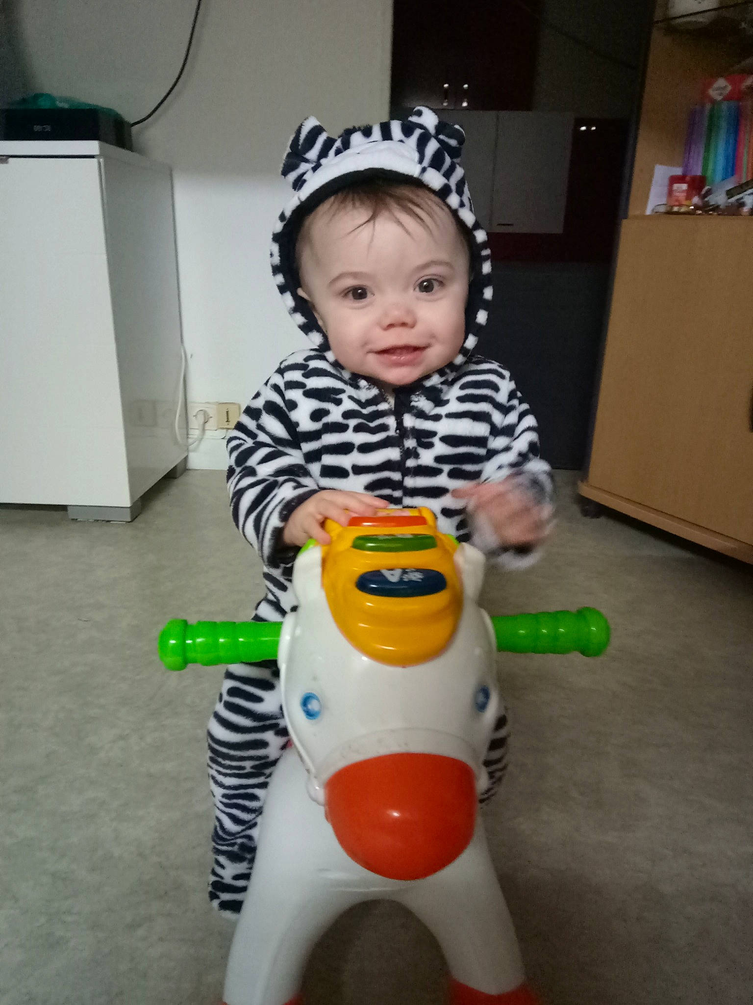 Nelya participe au concours pour gagner de l'argent avec cette photo : baby_products, child, costume, day, headgear, infant, person, personal_protective_equipment, play, product, toddler, toy