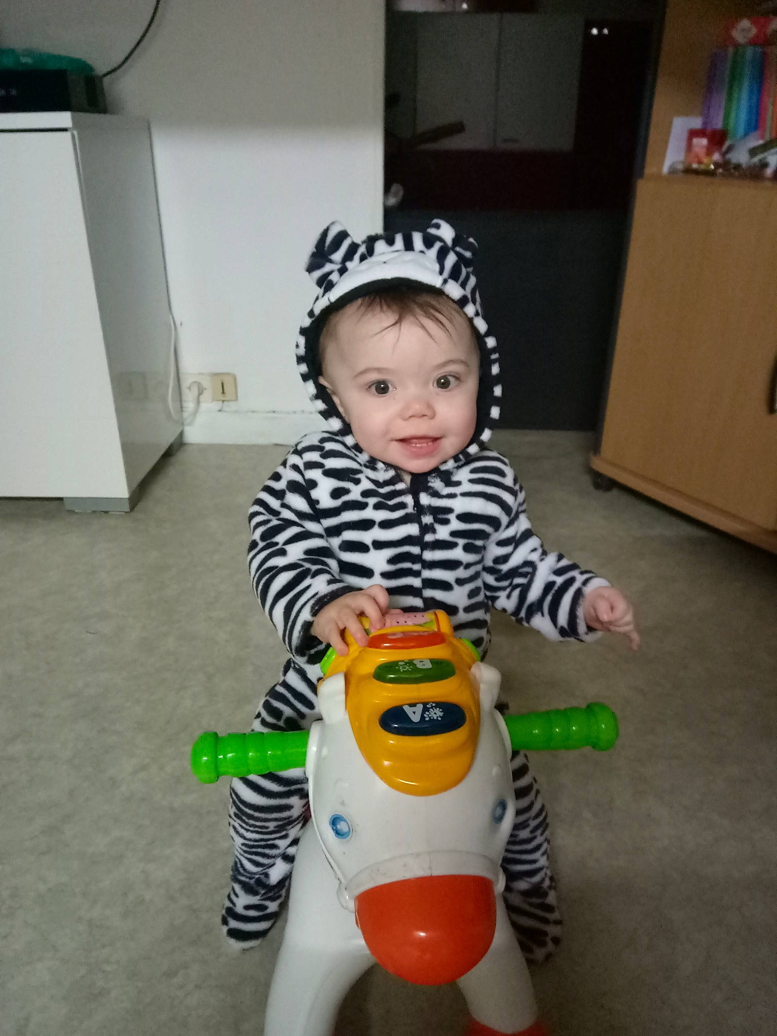 Princesse a rejoint le concours — aidez-le/la à gagner de superbes lots ! baby_products, child, costume, day, headgear, infant, person, personal_protective_equipment, play, product, toddler