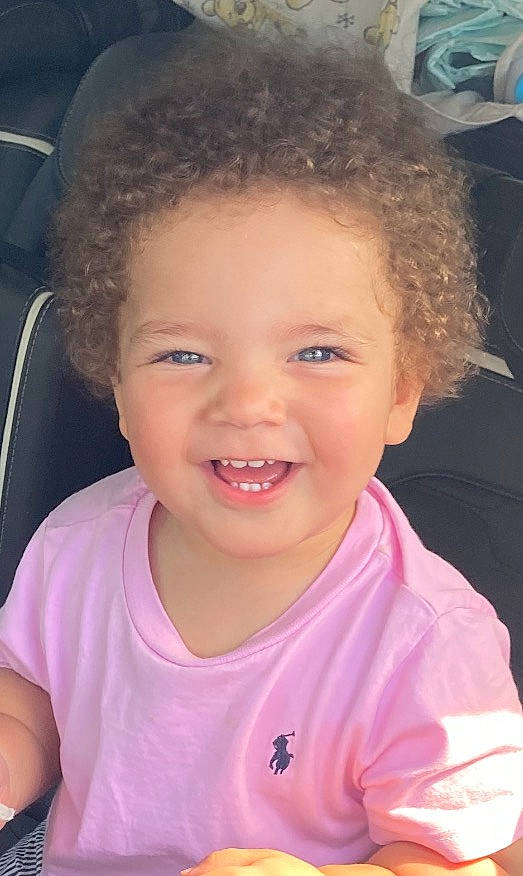 Ismael participe au concours pour gagner de l'argent avec cette photo : cheek, chin, cool, eye, eyebrow, eyelash, facial_expression, forehead, fun, hairstyle, happy, iris, joy, lip, mouth, nose, organ, person, pink, skin