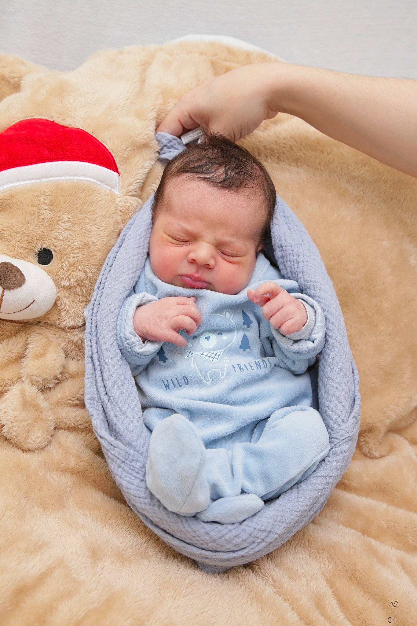 Sohan participe au concours pour gagner de l'argent avec cette photo : baby, baby_products, baby_sleeping, baby_toddler_clothing, cheek, child, comfort, finger, grass, head, linens, mammal, person, product, sitting, skin, teddy_bear, textile, toddler, toy