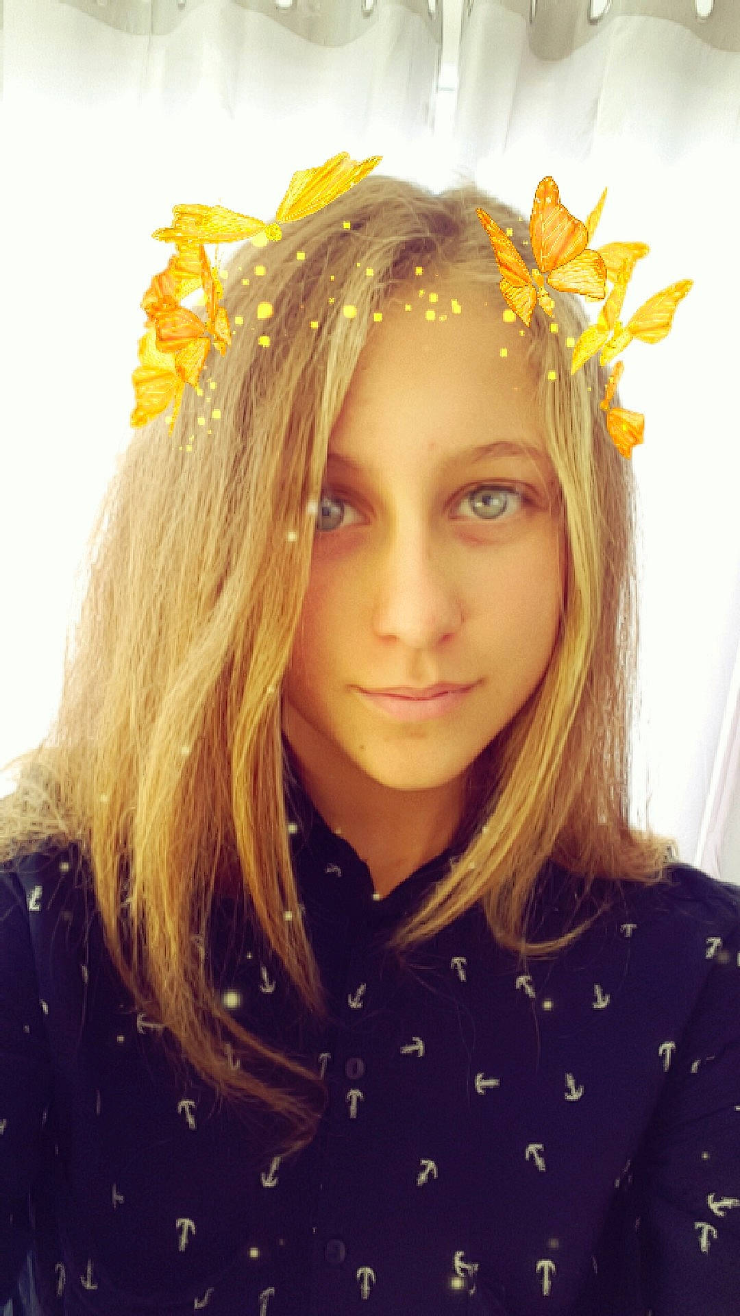 Perrine participe au concours pour gagner de l'argent avec cette photo : beauty, blond, brown_hair, clothing, dress, eye, face, fashion, girl, hair, hairstyle, head, lady, long_hair, model, organ, photo_shoot, photography, portrait, skin