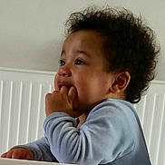 Kenny participe au concours pour gagner de l'argent avec cette photo :