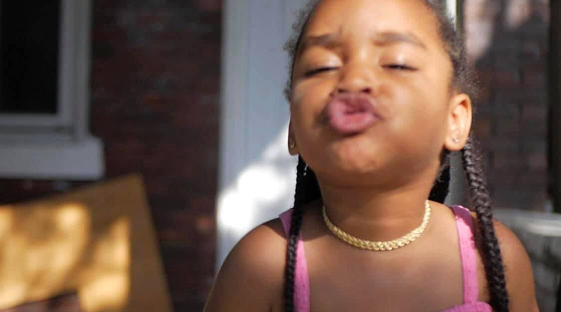 Kalice is registered to the contest to win money with this photo: black_hair, body_jewelry, cheek, ear, event, eyebrow, eyelash, fashion_accessory, fun, happy, jewellery, leisure, lip, neck, necklace, nose, person, skin, smile, throat