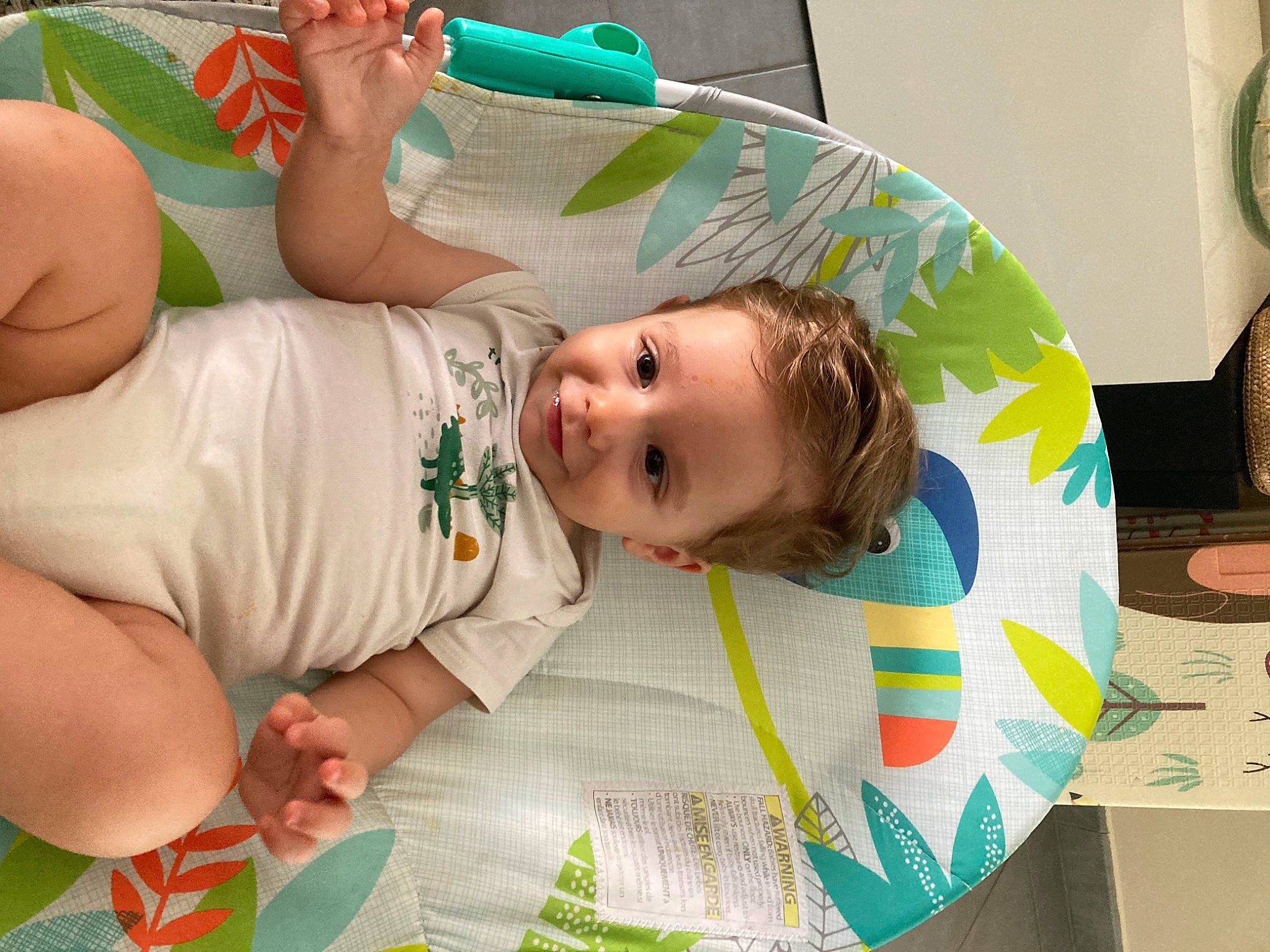 Soën a rejoint le concours — aidez-le/la à gagner de superbes lots ! abdomen, baby, baby_products, baby_toddler_clothing, chest, child, comfort, diaper, event, fun, green, happy, joy, leisure, linens, pattern, people, person, product, room