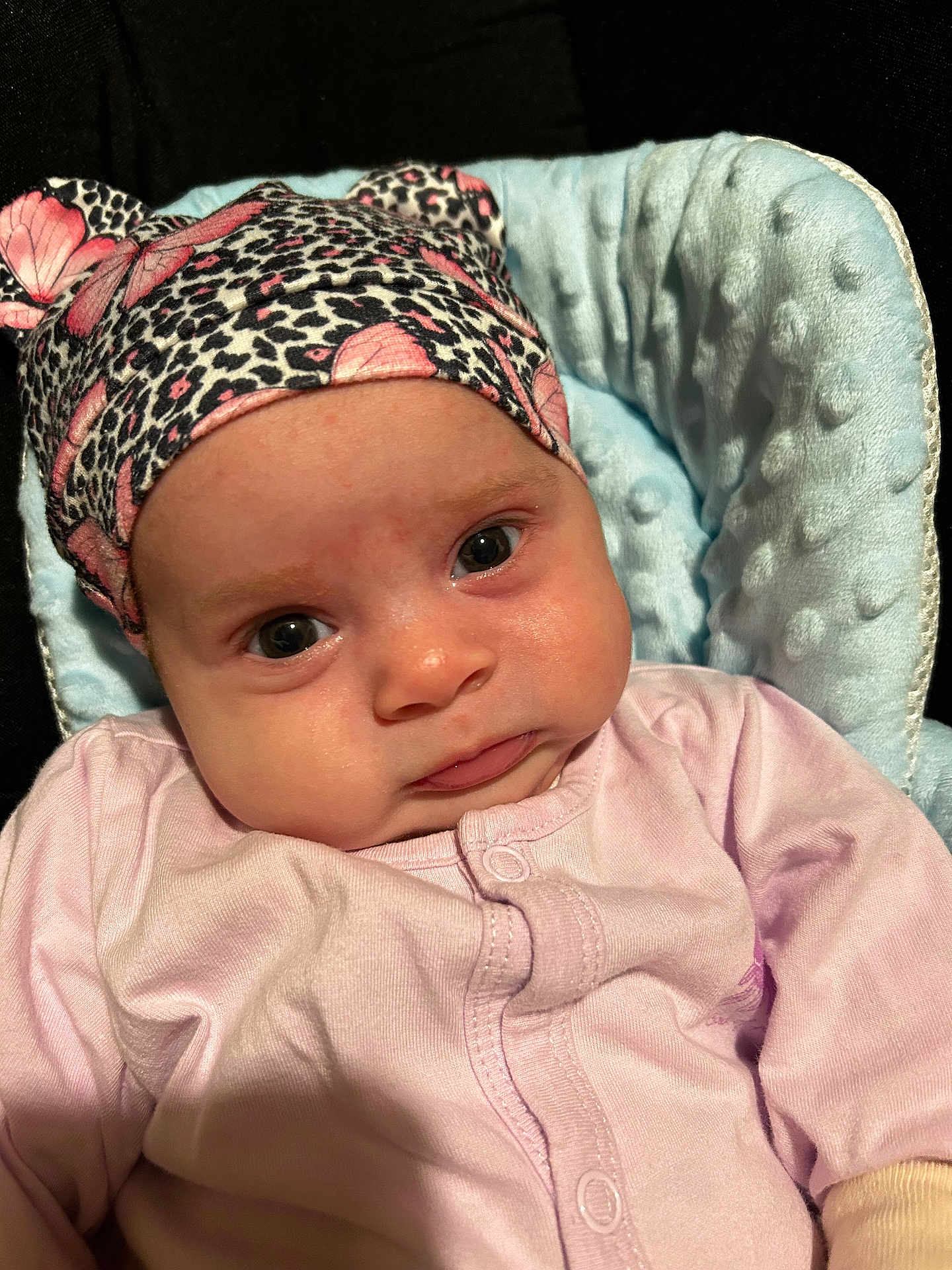 Melyssa participe au concours pour gagner de l'argent avec cette photo : baby, infant, face, hat, pink_clothing, blanket, patterned_hat, leopard_print, butterfly, close_up, portrait, child, cute, soft_texture, newborn, pajamas, resting, indoors, comfort, expression