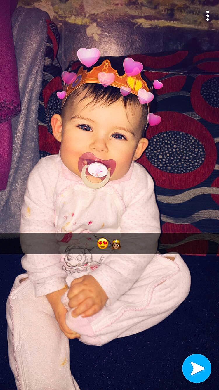 Luna a rejoint le concours — aidez-le/la à gagner de superbes lots ! baby, cheek, child, hair_accessory, person, photography, pink, smile, toddler