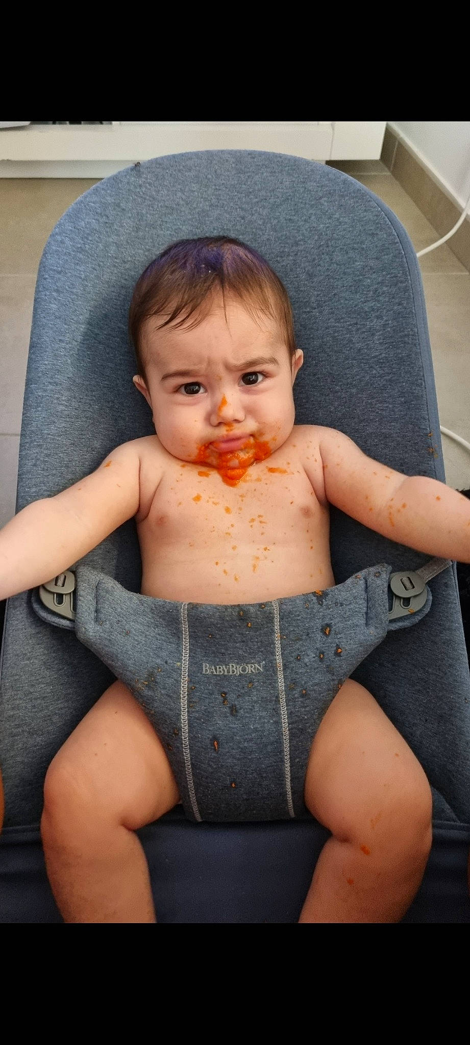 Kenzo participe au concours pour gagner de l'argent avec cette photo : baby, cheek, chest, chin, finger, hairstyle, hand, human_body, iris, joint, leg, lip, mouth, muscle, neck, person, pink, shoulder, skin, stomach