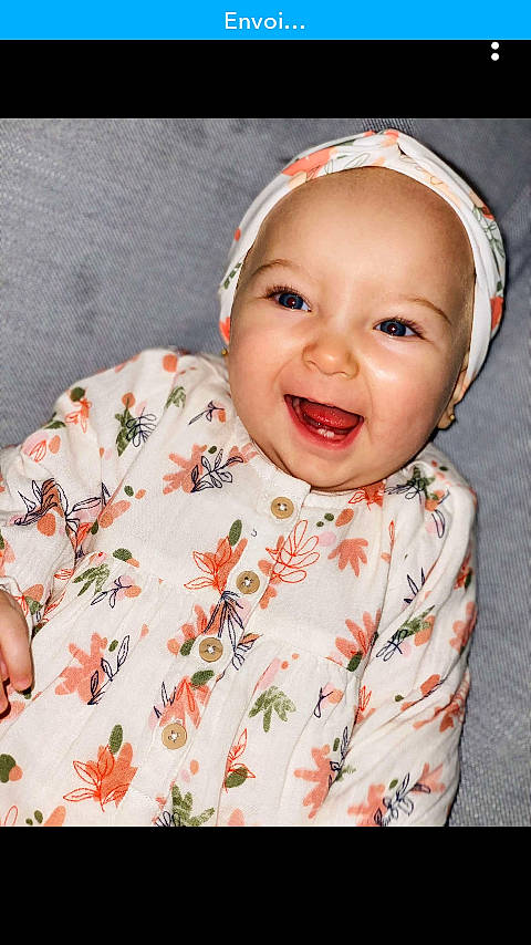 Tahlia a rejoint le concours — aidez-le/la à gagner de superbes lots ! baby, cheek, child, face, facial_expression, hair_accessory, happy, head, headgear, joy, lip, person, photography, portrait_photography, skin, smile, toddler