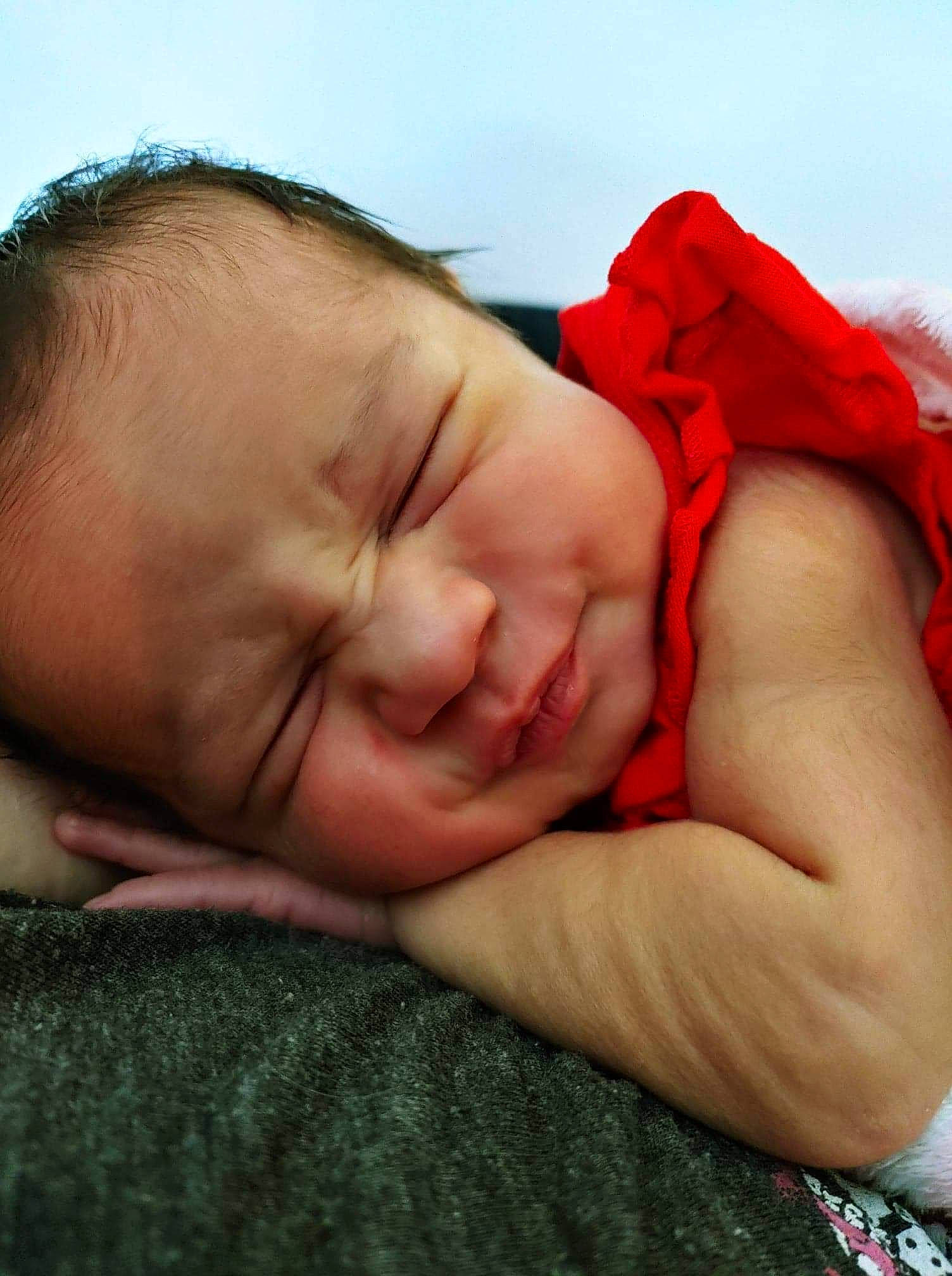 Kora is registered to the contest to win money with this photo: baby, baby_sleeping, bedtime, cheek, child, close_up, finger, hand, lip, mouth, muscle, nap, nose, person, red, skin, sleep, toddler