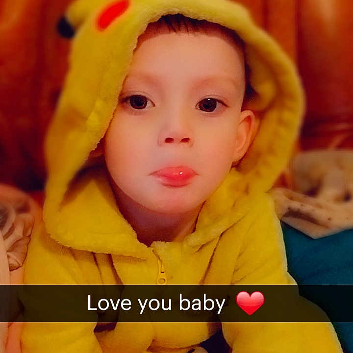 élizyo a rejoint le concours — aidez-le/la à gagner de superbes lots ! baby, bonnet, cap, clothing, coat, couch, face, fleece, furniture, hat, head, hood, hoodie, jacket, knitwear, person, photography, portrait, sweater, sweatshirt