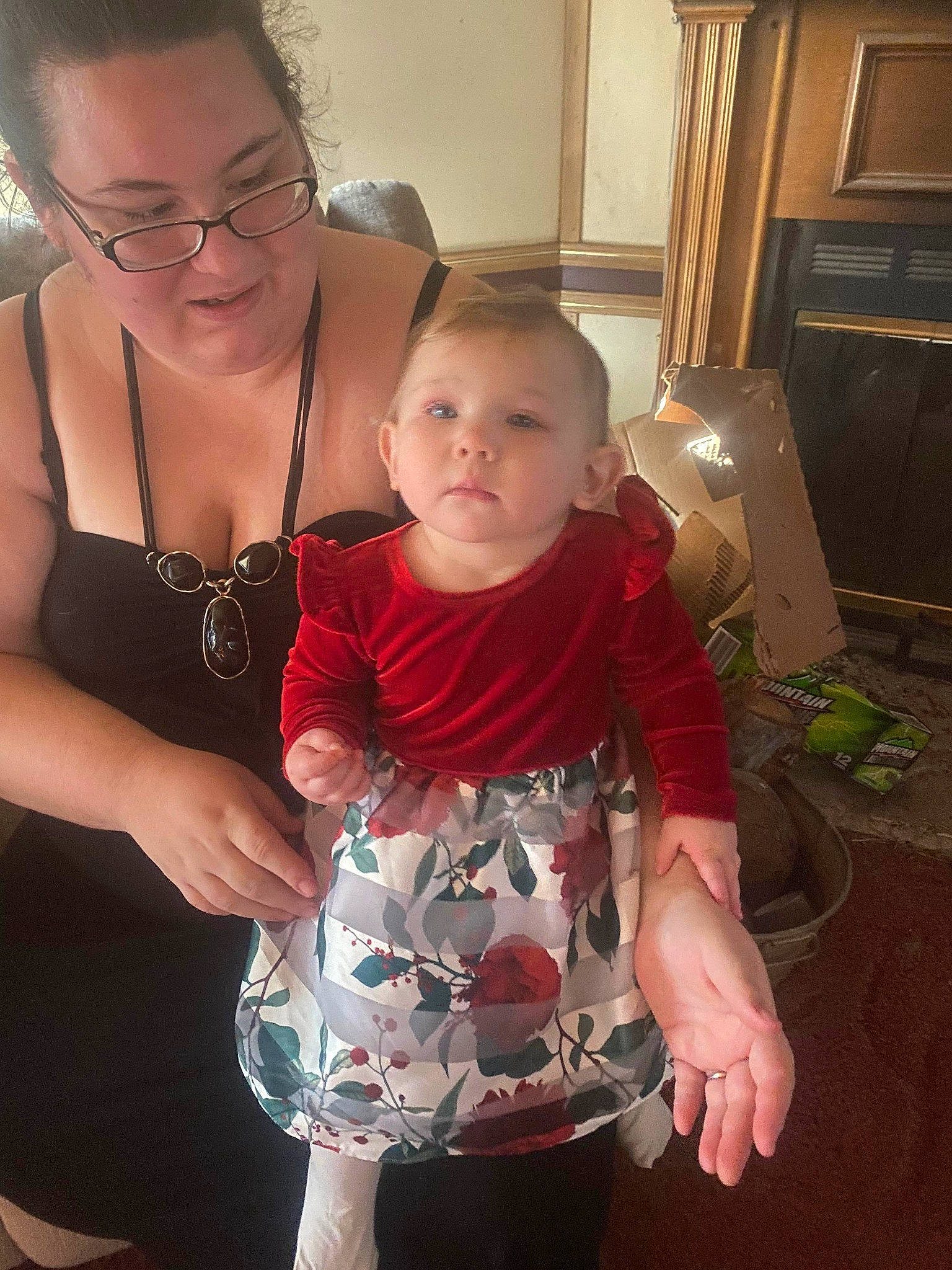 Scarlett is registered to the contest to win money with this photo: abdomen, baby, baby_toddler_clothing, child, finger, fun, glasses, happy, human_body, iris, jewellery, joint, leg, mouth, person, shoulder, skin, thigh, toddler, trunk