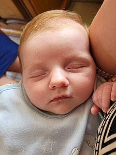 Lea a rejoint le concours — aidez-le/la à gagner de superbes lots ! baby, cheek, chin, comfort, ear, eyebrow, eyelash, facial_expression, forehead, gesture, happy, lip, mammal, mouth, muscle, neck, nose, person, skin, smile