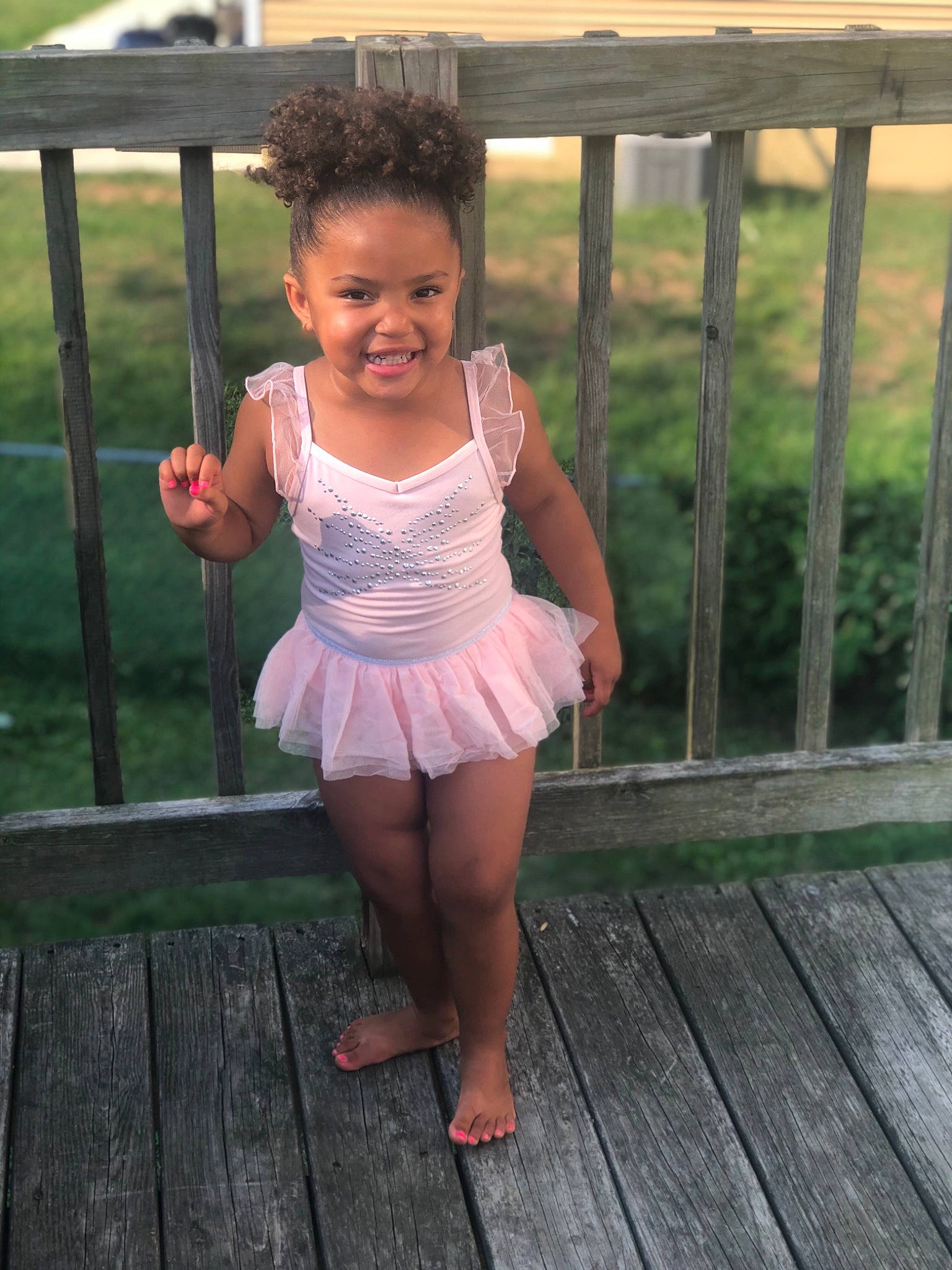 Janiya is registered to the contest to win money with this photo: child, joy, leg, person, smile, toddler