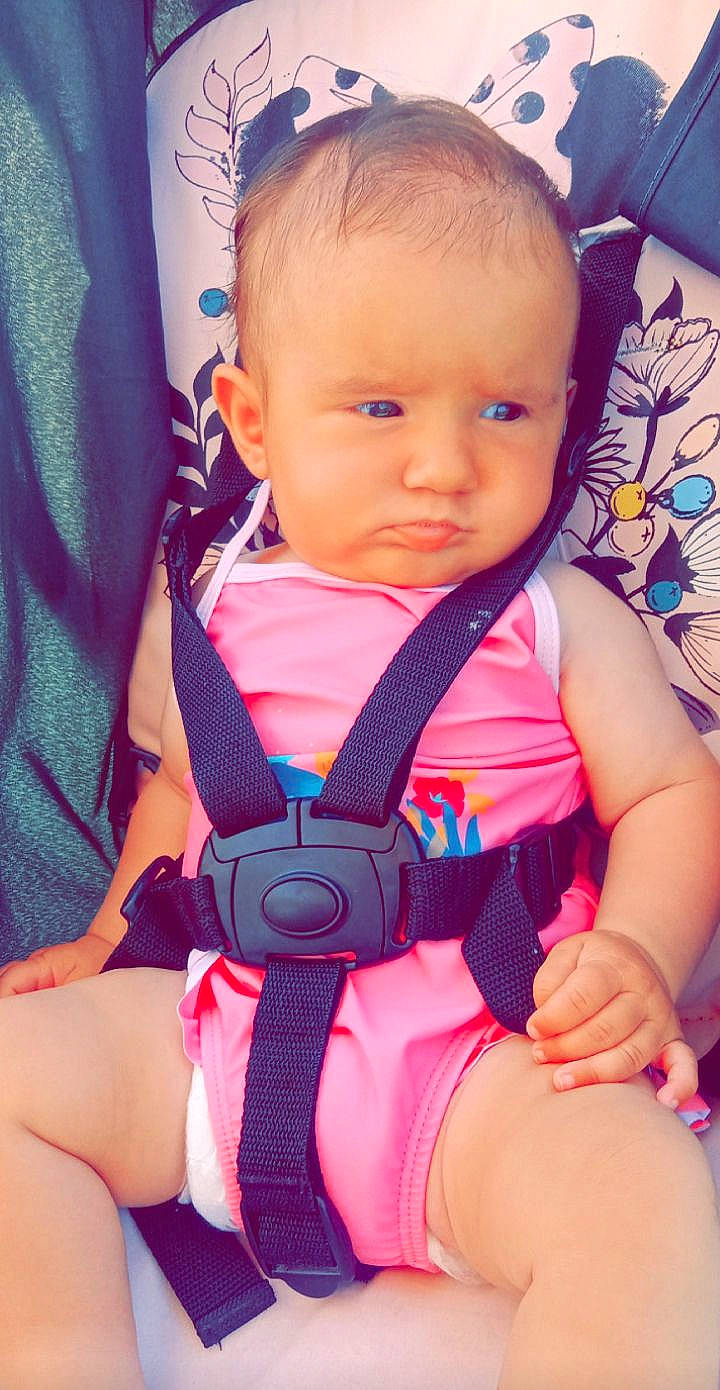 Djouliana participe au concours pour gagner de l'argent avec cette photo : azure, baby, baby_carriage, baby_products, baby_toddler_clothing, beauty, cheek, child, comfort, electric_blue, eyelash, finger, hairstyle, happy, mouth, person, pink, product, skin, thigh