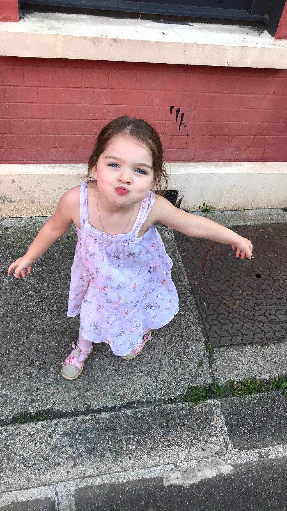Anna a rejoint le concours — aidez-le/la à gagner de superbes lots ! beauty, child, child_model, dress, finger, happy, leg, person, photograph, photography, pink, sitting, skin, smile, snapshot, standing, toddler