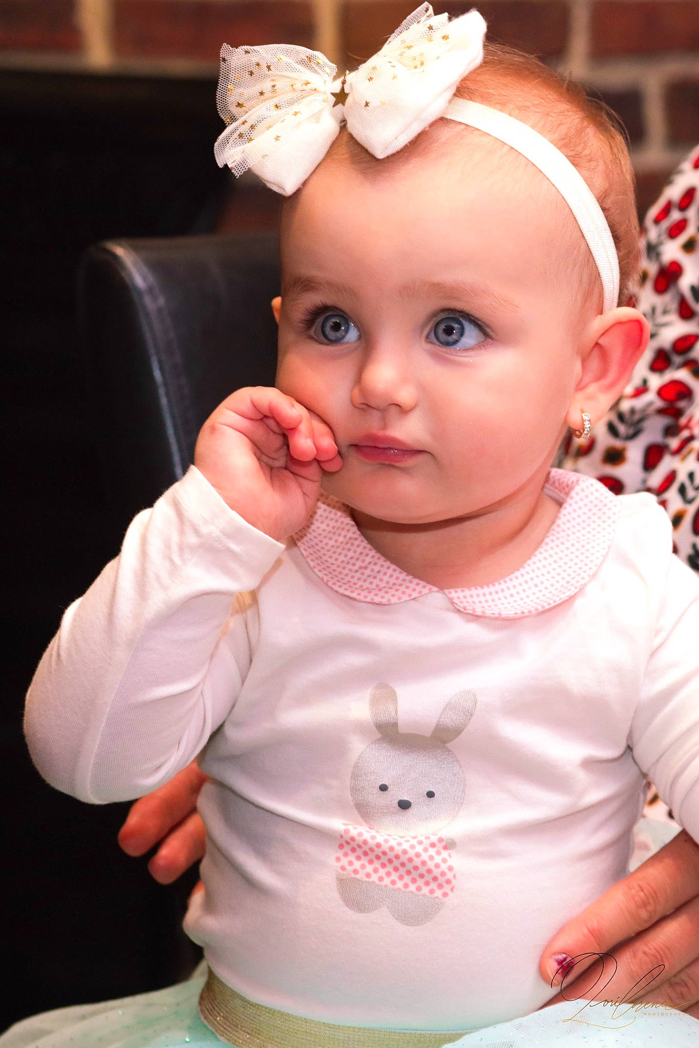 Selena participe au concours pour gagner de l'argent avec cette photo : arm, baby, baby_toddler_clothing, cheek, child, dress, eyelash, finger, happy, head, headgear, lip, mouth, nose, person, pink, skin, sleeve, tiara, toddler