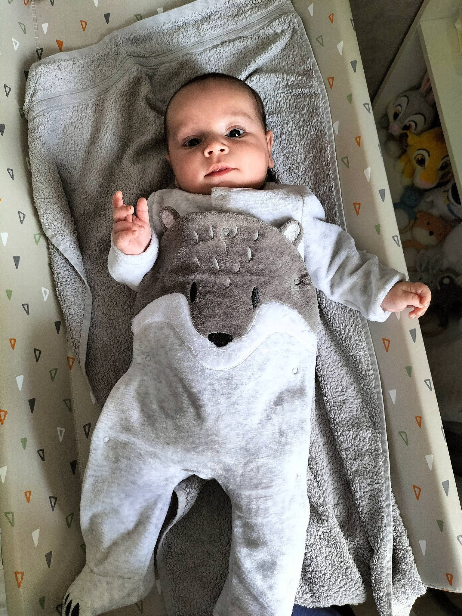 Axel participe au concours pour gagner de l'argent avec cette photo : baby, baby_products, baby_toddler_clothing, cheek, child, collar, comfort, costume, doll, formal_wear, fur, linens, outerwear, pattern, person, personal_protective_equipment, pink, sitting, sleeve, textile