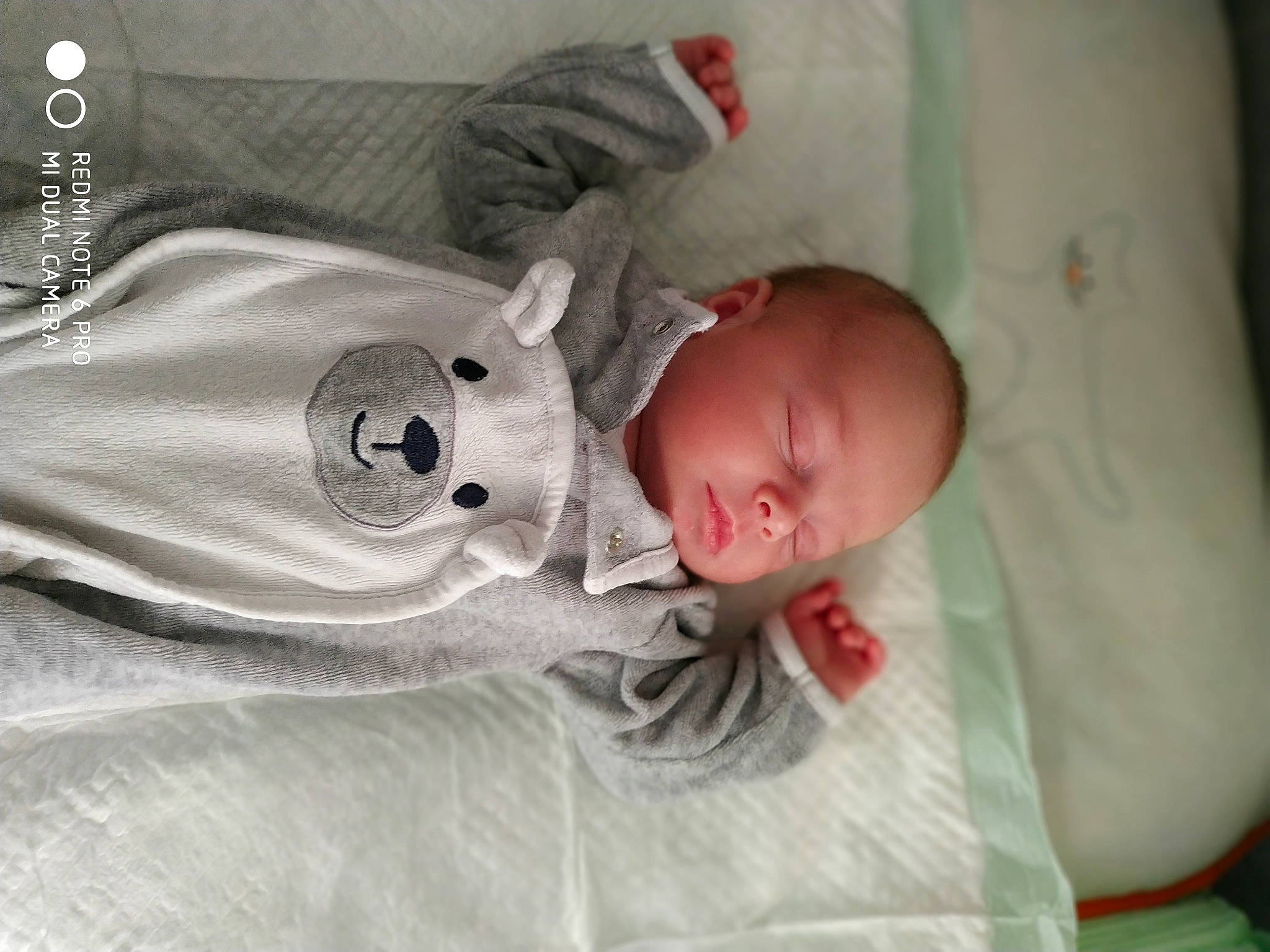 Kelian participe au concours pour gagner de l'argent avec cette photo : baby, bedtime, birth, child, nose, person, toddler