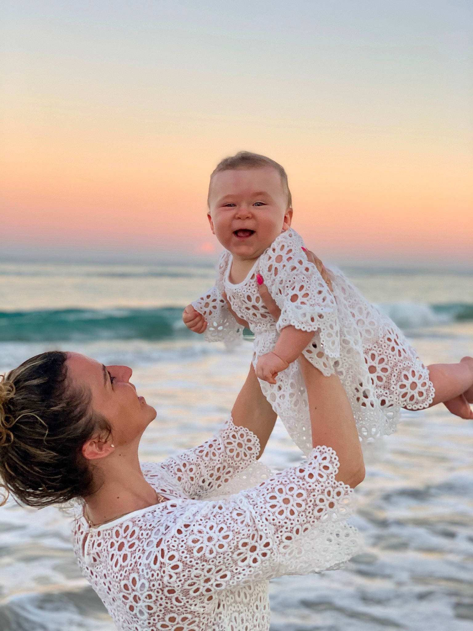 Melia participe au concours pour gagner de l'argent avec cette photo : beach, child, family, fun, happy, leisure, ocean, people, people_on_beach, person, photograph, photography, sand, sea, shore, sky, smile, summer, turquoise, vacation