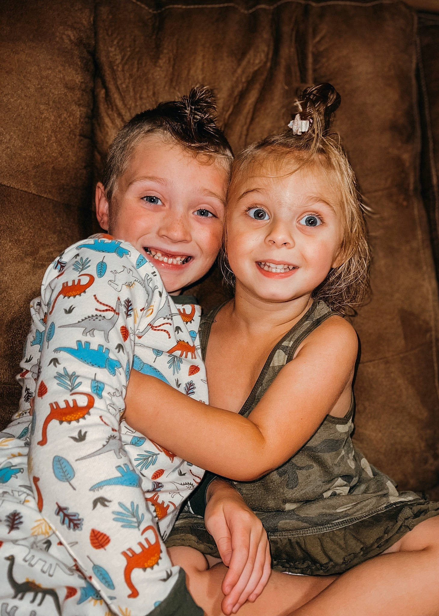 Ethan is registered to the contest to win money with this photo: blond, child, event, eye, face, facial_expression, flash_photography, formal_wear, fun, hair, hairstyle, hand, happy, head, interaction, iris, joy, people, person, skin