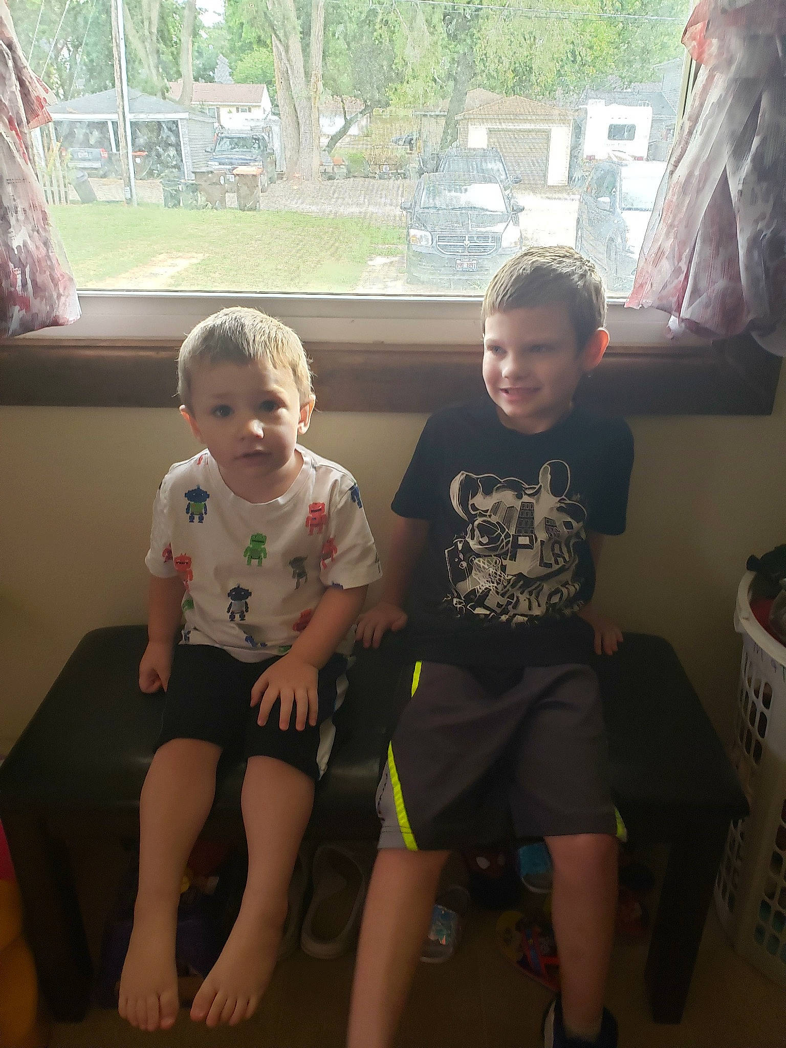 Kamdyn is registered to the contest to win money with this photo: child, electronic_device, fun, gadget, head, home, joy, leg, leisure, male, people, person, plant, play, room, sitting, skin, smile, summer, technology