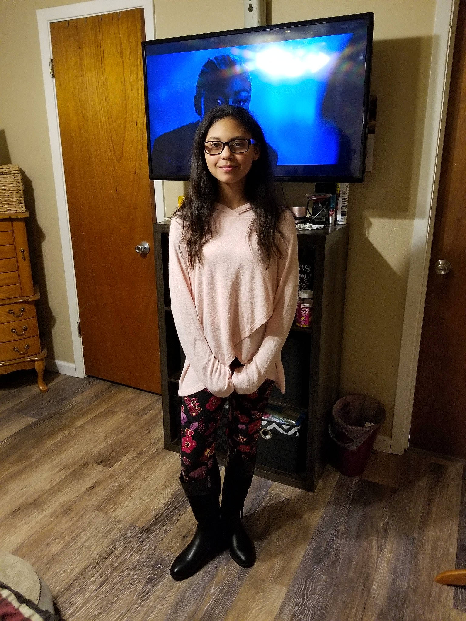 Jalynn is registered to the contest to win money with this photo: clothing, costume, fashion, fashion_accessory, footwear, fur, leg, leggings, long_hair, person, riding_boot, selfie, shoe, stocking, thigh, tights