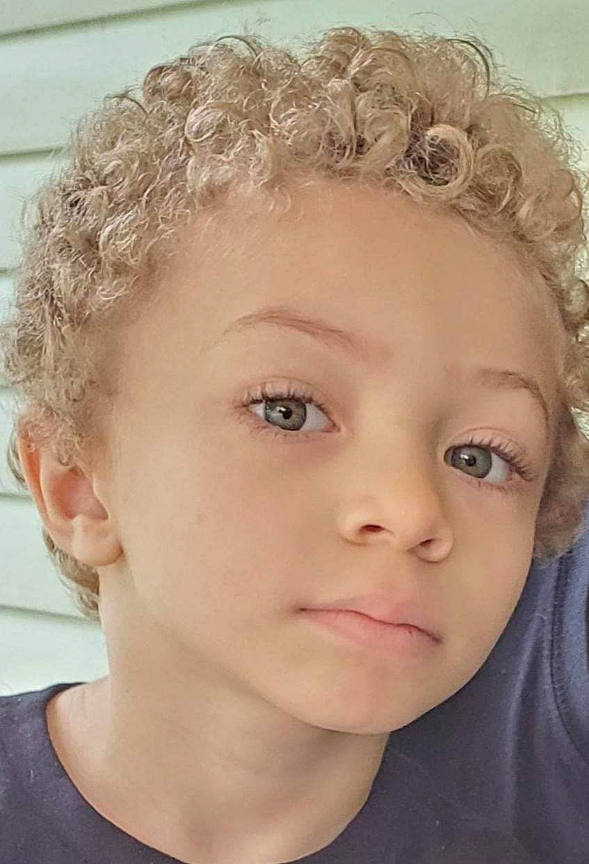 Colin joined the competition — help win amazing prizes! blond, cheek, cool, ear, eyebrow, eyelash, flash_photography, forehead, hair, hat, headpiece, iris, jaw, lip, long_hair, neck, nose, person, ringlet, skin