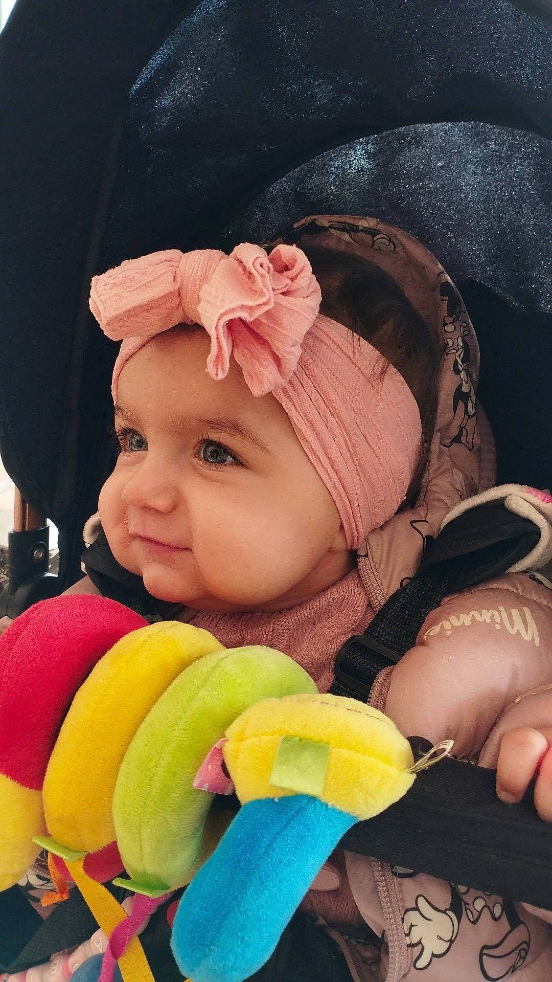 Kataleya a rejoint le concours — aidez-le/la à gagner de superbes lots ! baby, baby_toddler_clothing, cap, child, fashion_accessory, fun, happy, hat, headgear, headwear, leisure, mouth, nose, people, person, pink, product, recreation, skin, smile