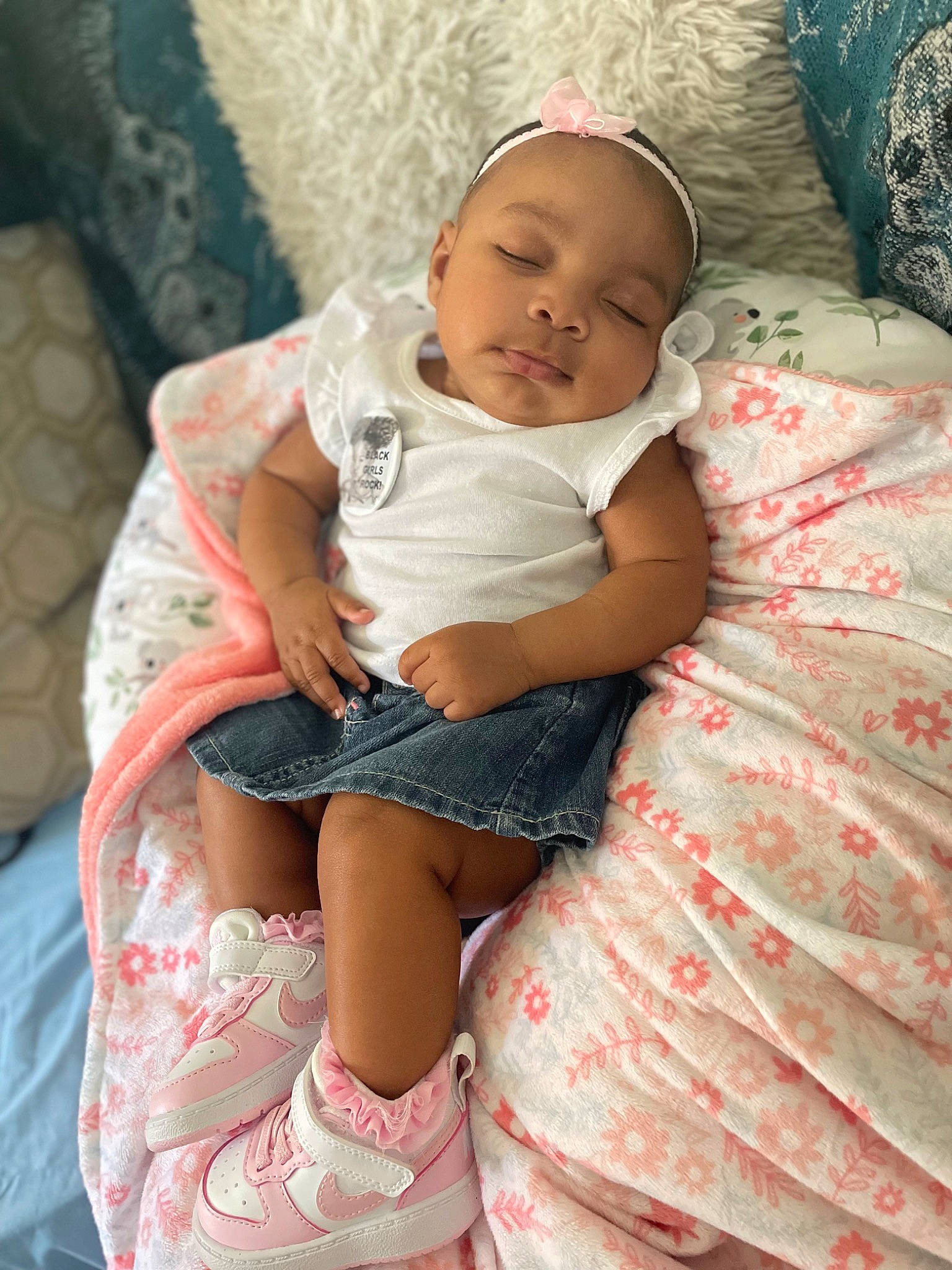 Amoura Russell is registered to the contest to win money with this photo: baby, baby_toddler_clothing, comfort, dress, eye, face, hand, happy, human_body, human_leg, iris, knee, lip, mouth, person, pink, shorts, skin, thigh, toddler