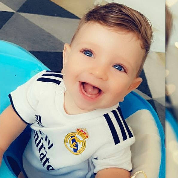 Enzo a rejoint le concours — aidez-le/la à gagner de superbes lots ! baby, beauty, blue, cheek, child, chin, cool, eye, face, facial_expression, forehead, hair, hairstyle, head, joy, lip, nose, person, product, skin